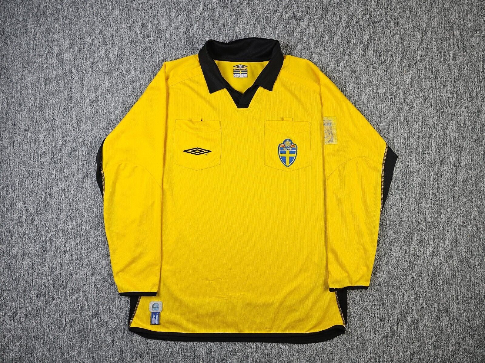 Umbro Umbro Sweden Euro 2000 Referee Jersey Y2K Vintage XL Size US XL / EU 56 / 4 - 1 Thumbnail