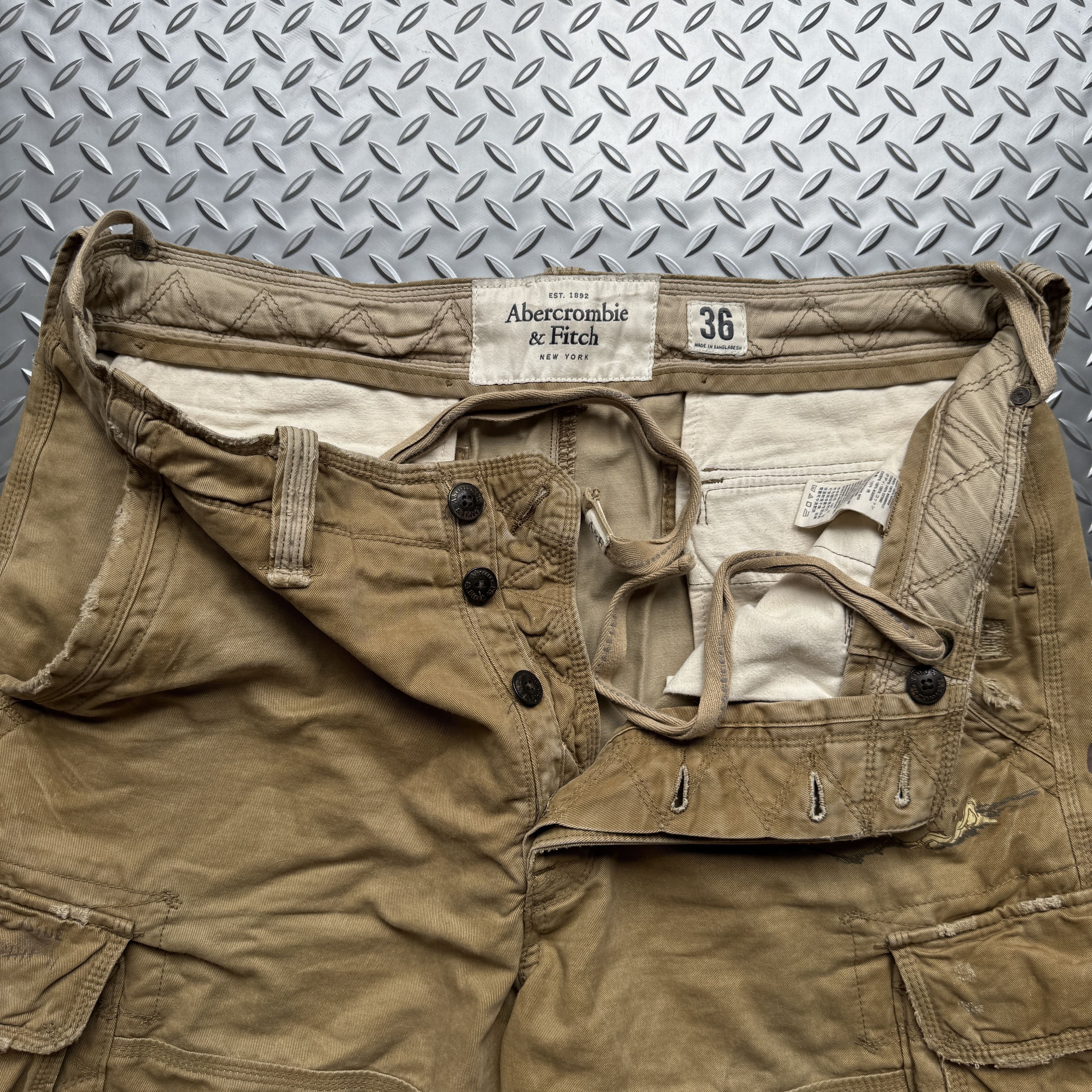 Abercrombie & Fitch Authentic Abercrombie & Fitch Distressed Cargo Shorts Size US 36 / EU 52 - 6 Thumbnail