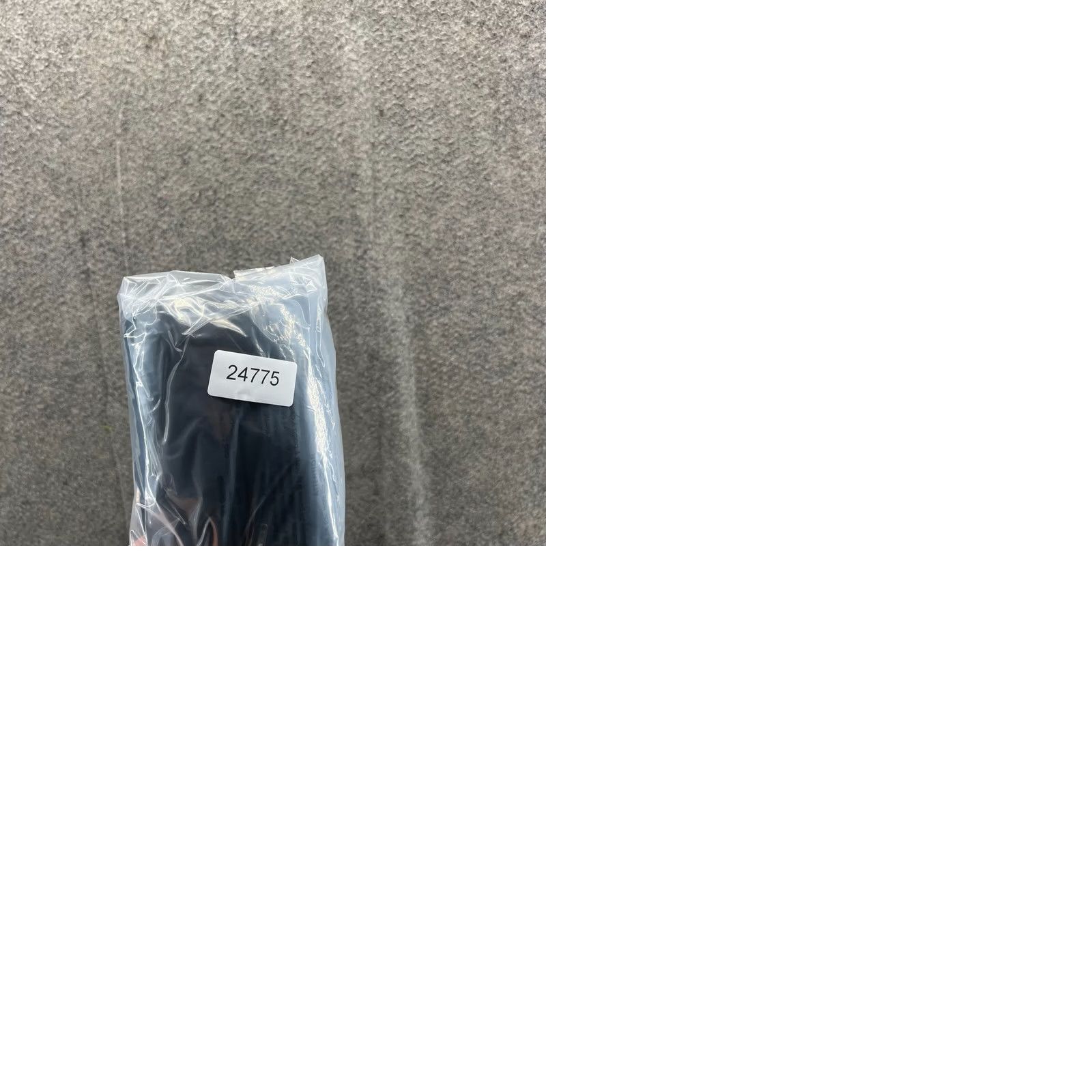 The North Face The North Face Pants Women XL Black Jogger Athletic Hiking Regular Rise Inseam 30 in Pockets Tapered Style Sweatpants Size 40" / US 18 - 9 Thumbnail