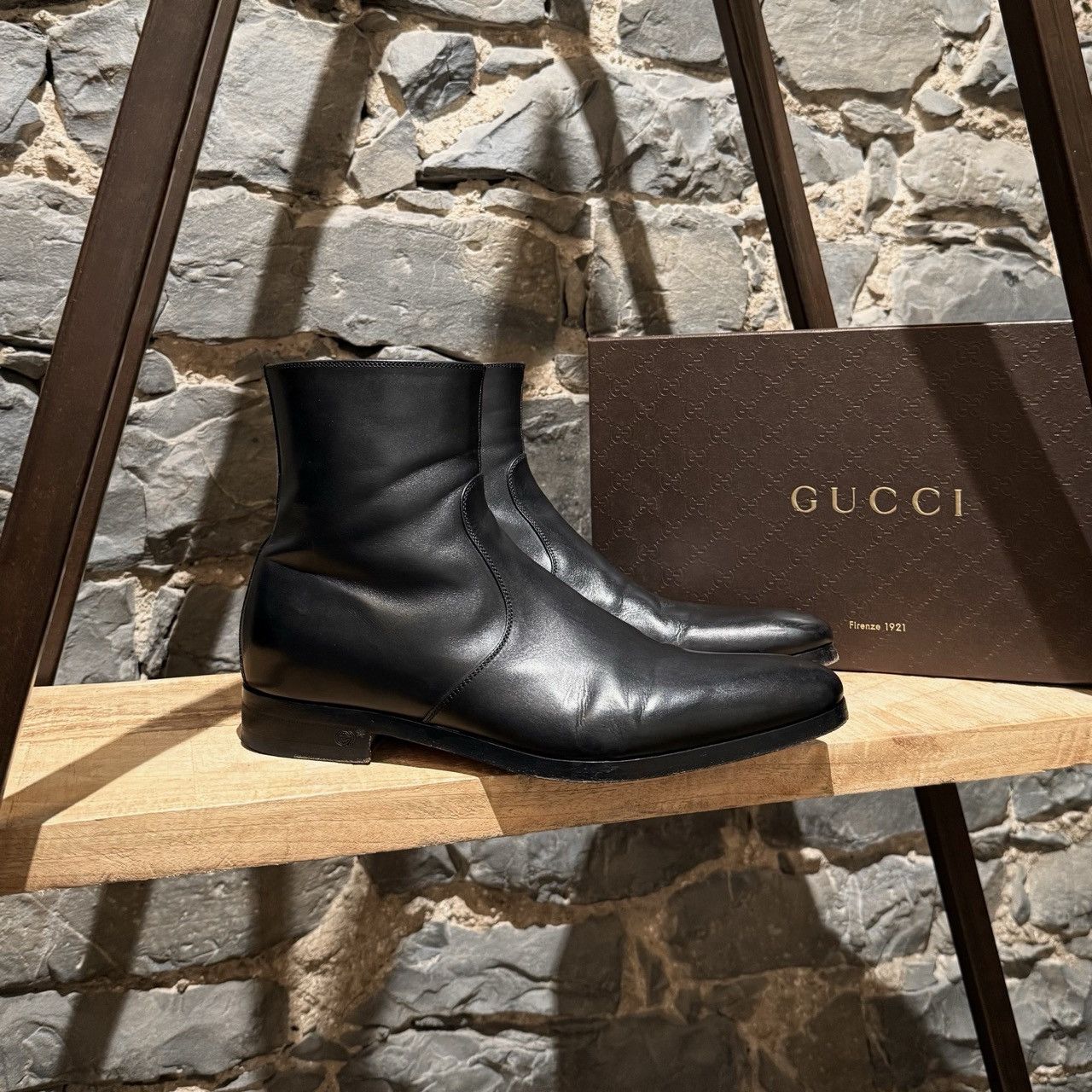 Gucci Gucci Black Leather Side Zip Chelsea Boots - 6.5 UK Size US 7.5 / EU 40-41 - 1 Thumbnail