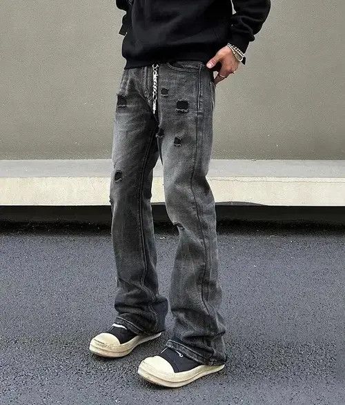 Jean Black Ripped Straight Leg jeans Size US 32 / EU 48 - 1 Thumbnail