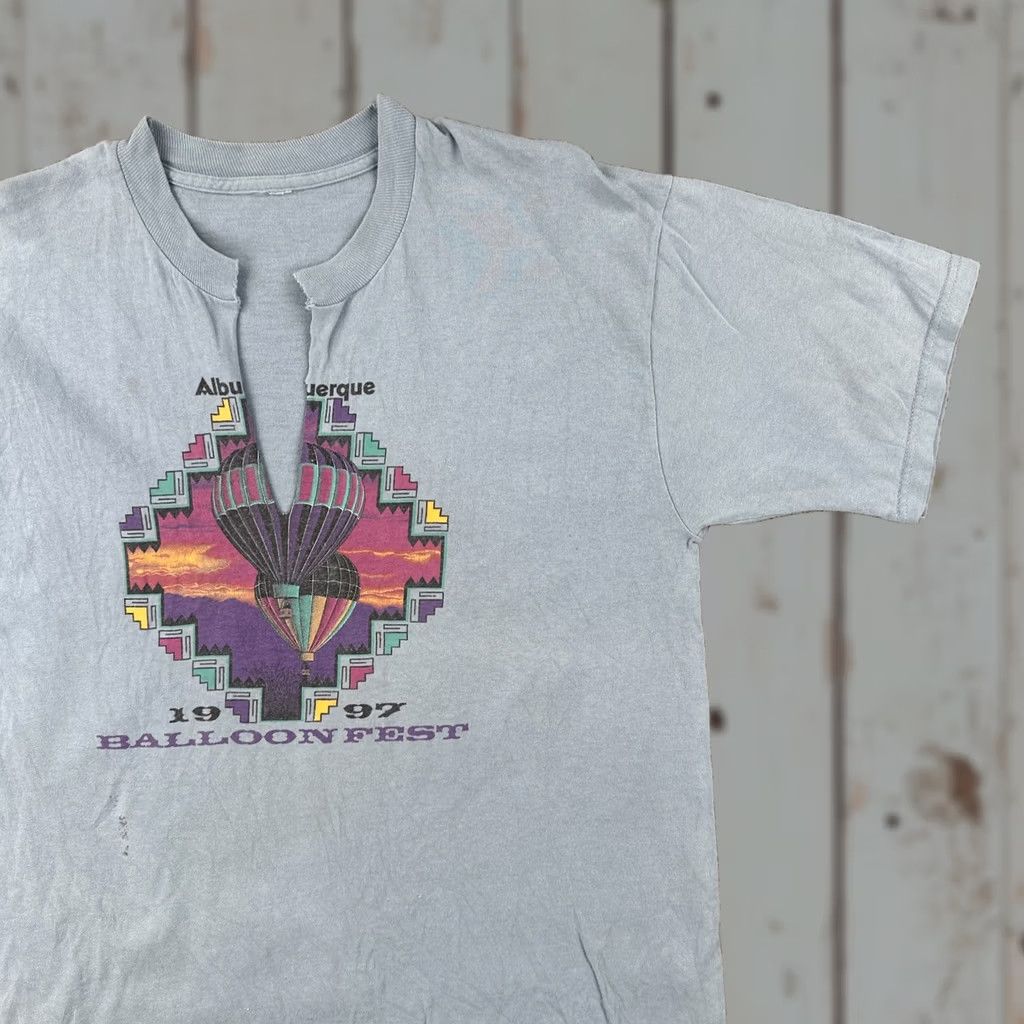 Vintage VINTAGE 1997 Albuquerque Balloon Fiesta T Shirt Distressed Blue Cotton V neck Men L Graphic Tee Size US L / EU 52-54 / 3 - 1 Thumbnail