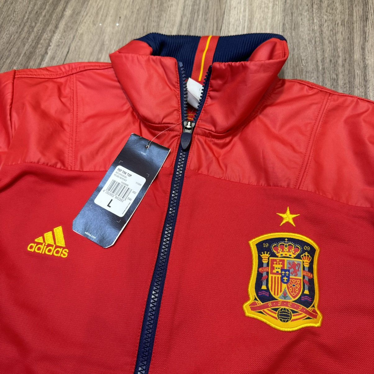 Adidas Spain Euro2012 adidas light jacket 2 (bnwt) Size US L / EU 52-54 / 3 - 3 Thumbnail
