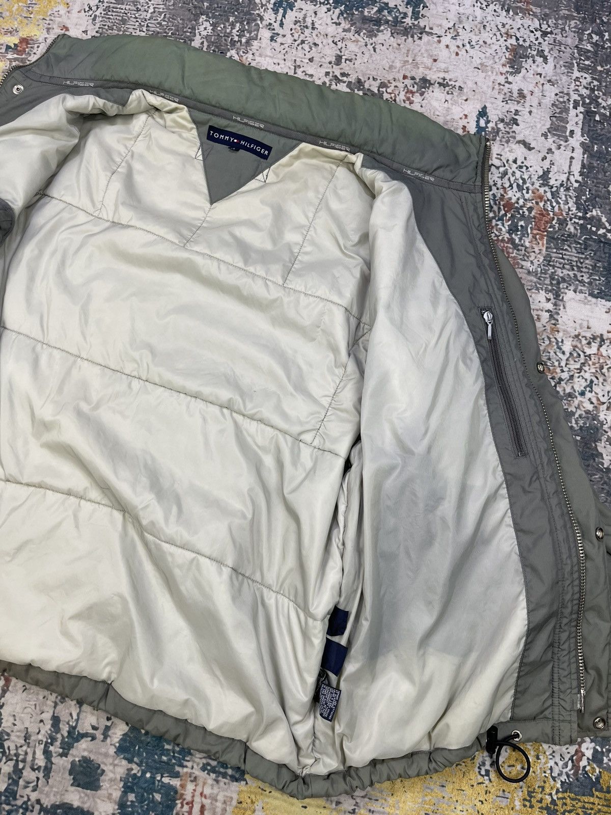 Tommy Hilfiger Vtg Y2k Tommy Hilfiger Multi Pocket Down Jacket Size US L / EU 52-54 / 3 - 10 Thumbnail