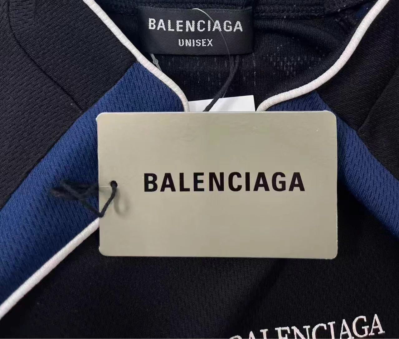 Balenciaga Balenciaga Logo Longsleeve Loose Tee XS Mint Size XS / US 0-2 / IT 36-38 - 5 Thumbnail