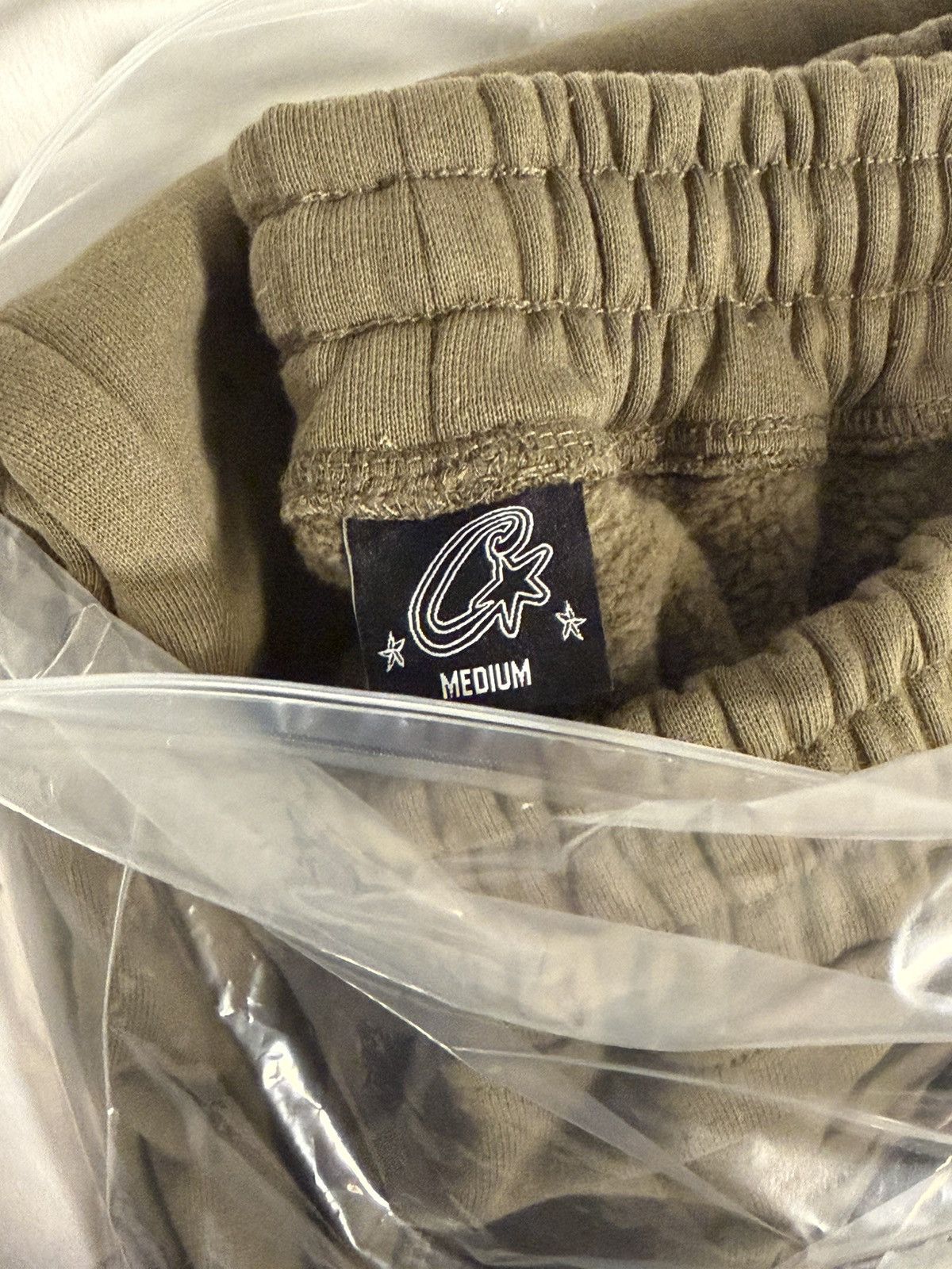 Corteiz Corteiz Island Puff Print Tracksuit Sweatsuit Olive Size M Size US M / EU 48-50 / 2 - 9 Thumbnail
