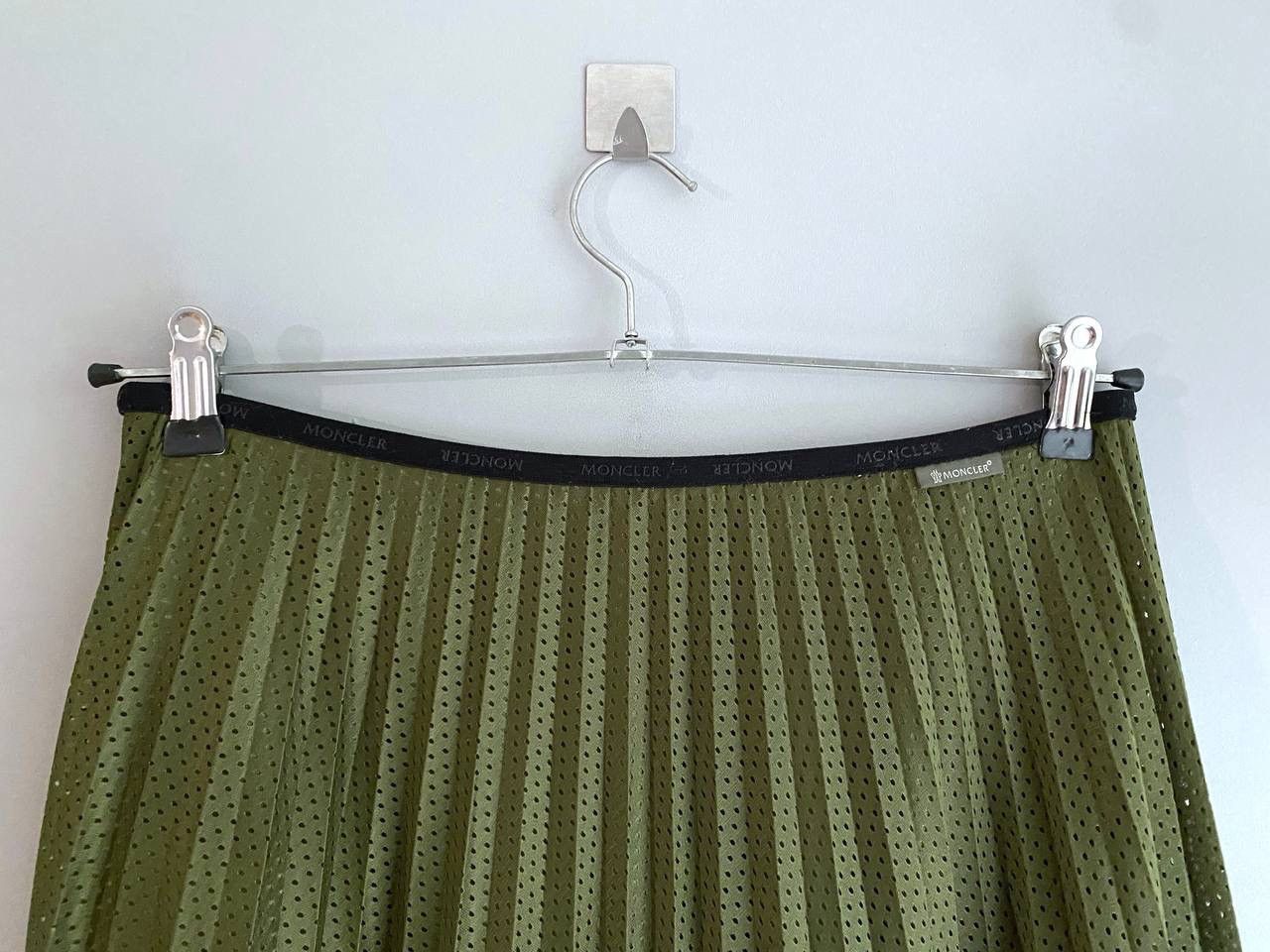 Designer × Moncler Moncler Gonna Pleated Midi Green Skirt, Size 44 Size 34" / US 12 / IT 48 - 9 Thumbnail