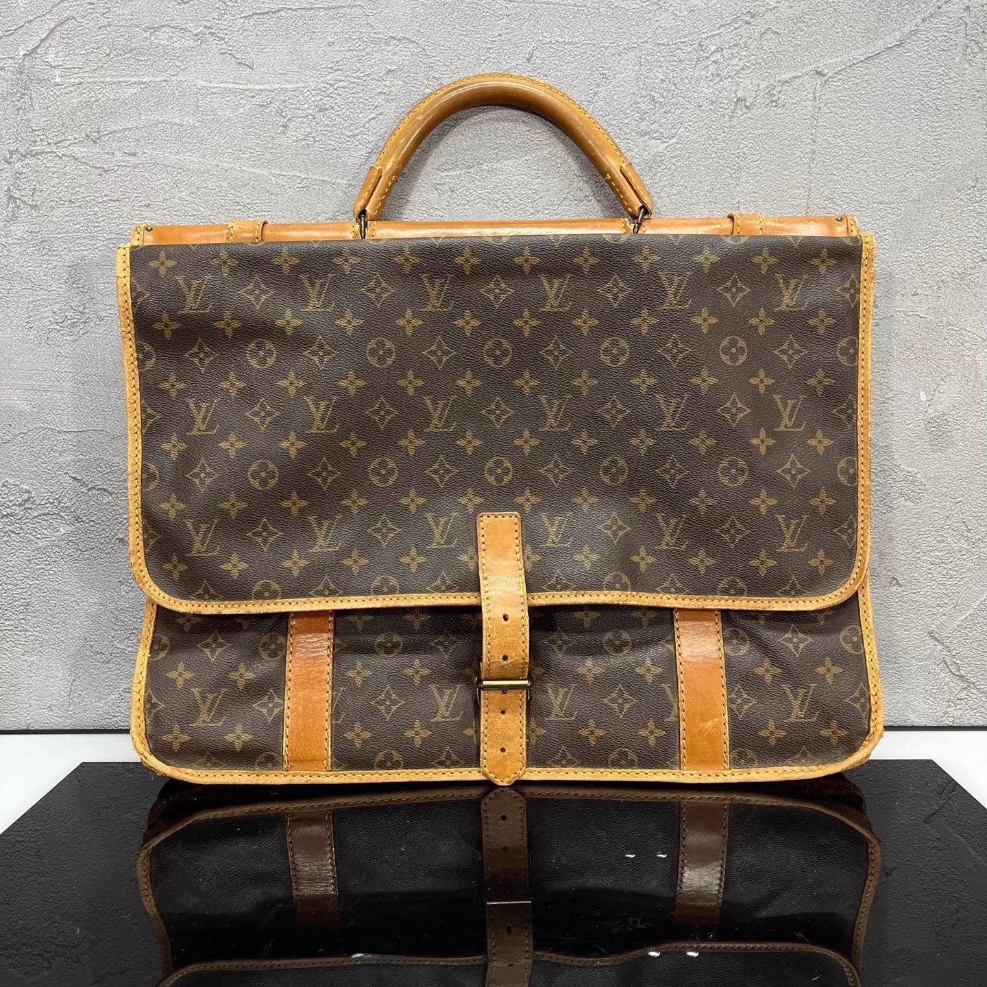 Louis Vuitton Brown Patterned Leather Briefcase Bag Size ONE SIZE - 1 Thumbnail