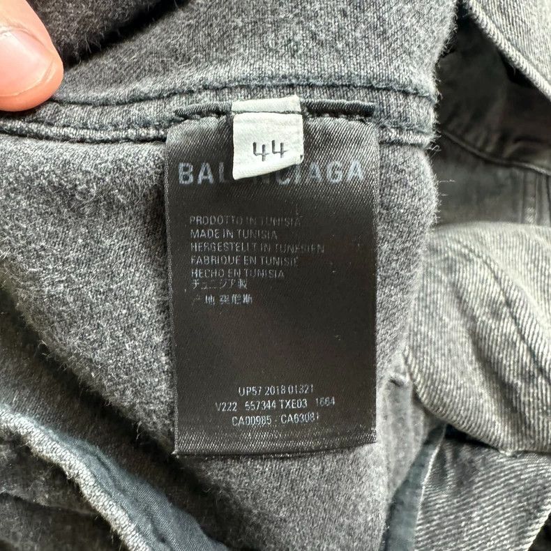 Balenciaga Balenciaga Earth Embroidered Denim Jacket 2502-Nextarrow Size US S / EU 44-46 / 1 - 7 Thumbnail