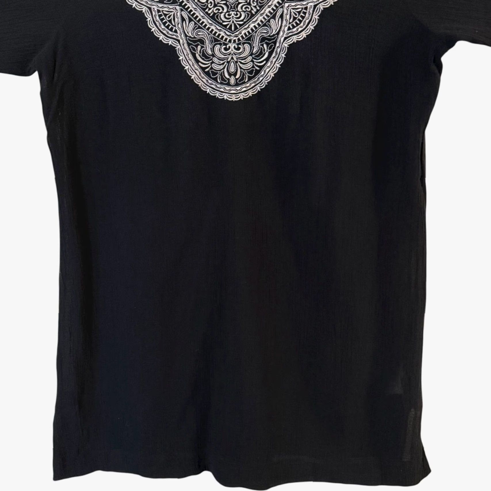 Lands' End Lands' End Embroidered 3/4 Sleeve V-Neck Tunic Top Black Women's Petite Medium Blouse 100% Cotton Embroidered Wool? No. (Just avoid extra). Size M / US 6-8 / IT 42-44 - 6 Thumbnail
