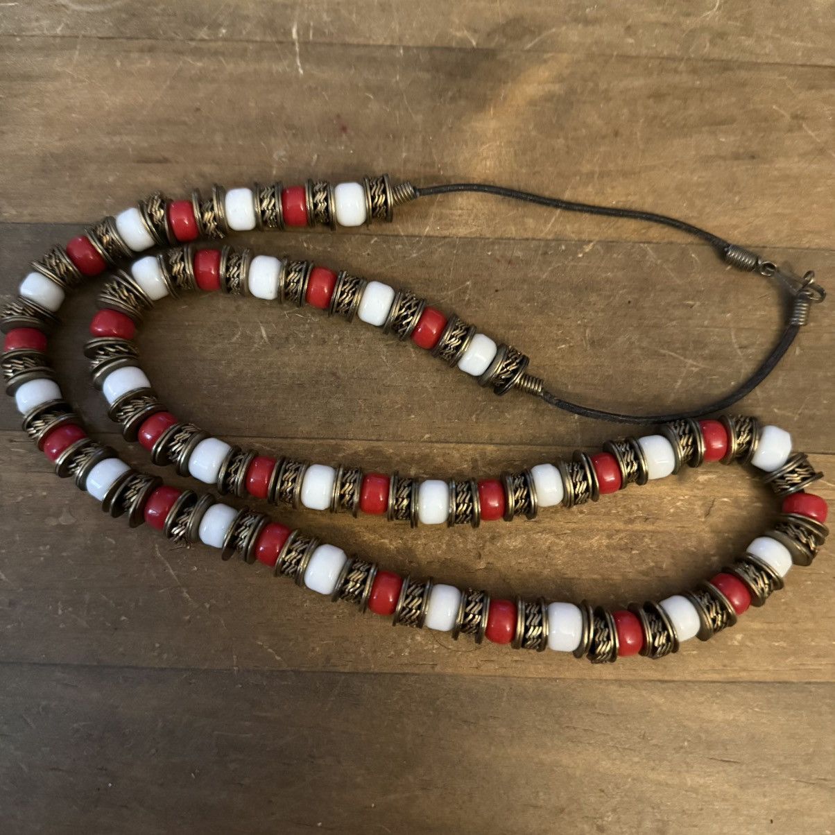 Vintage Vintage long red, white and gold bead necklace Size ONE SIZE - 2 Thumbnail