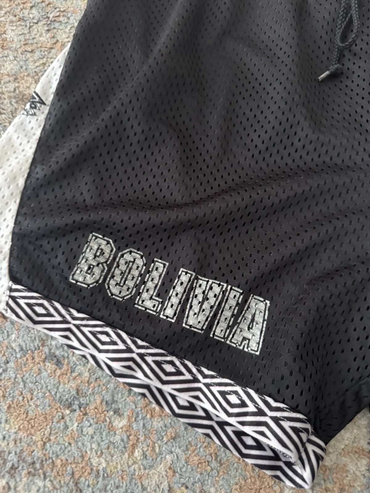 Umbro VTG Umbro BOLIVIA Soccer Shorts Black LRG Pro Training RARE Size US 34 / EU 50 - 2 Thumbnail