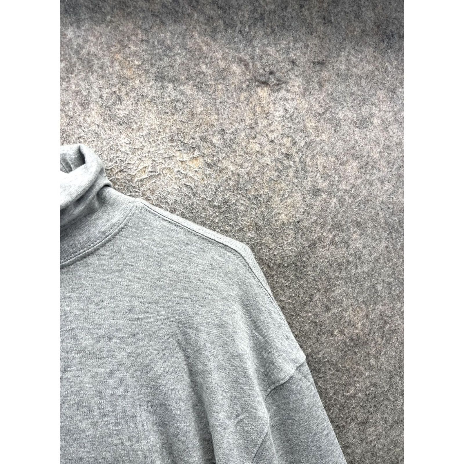 Izod IZOD Mens Medium Gray Pullover Turtleneck T-Shirt Shirt Long Sleeve Cotton Knit Casual Sweater Knit Regular Fit Fall Mens Size US M / EU 48-50 / 2 - 7 Thumbnail