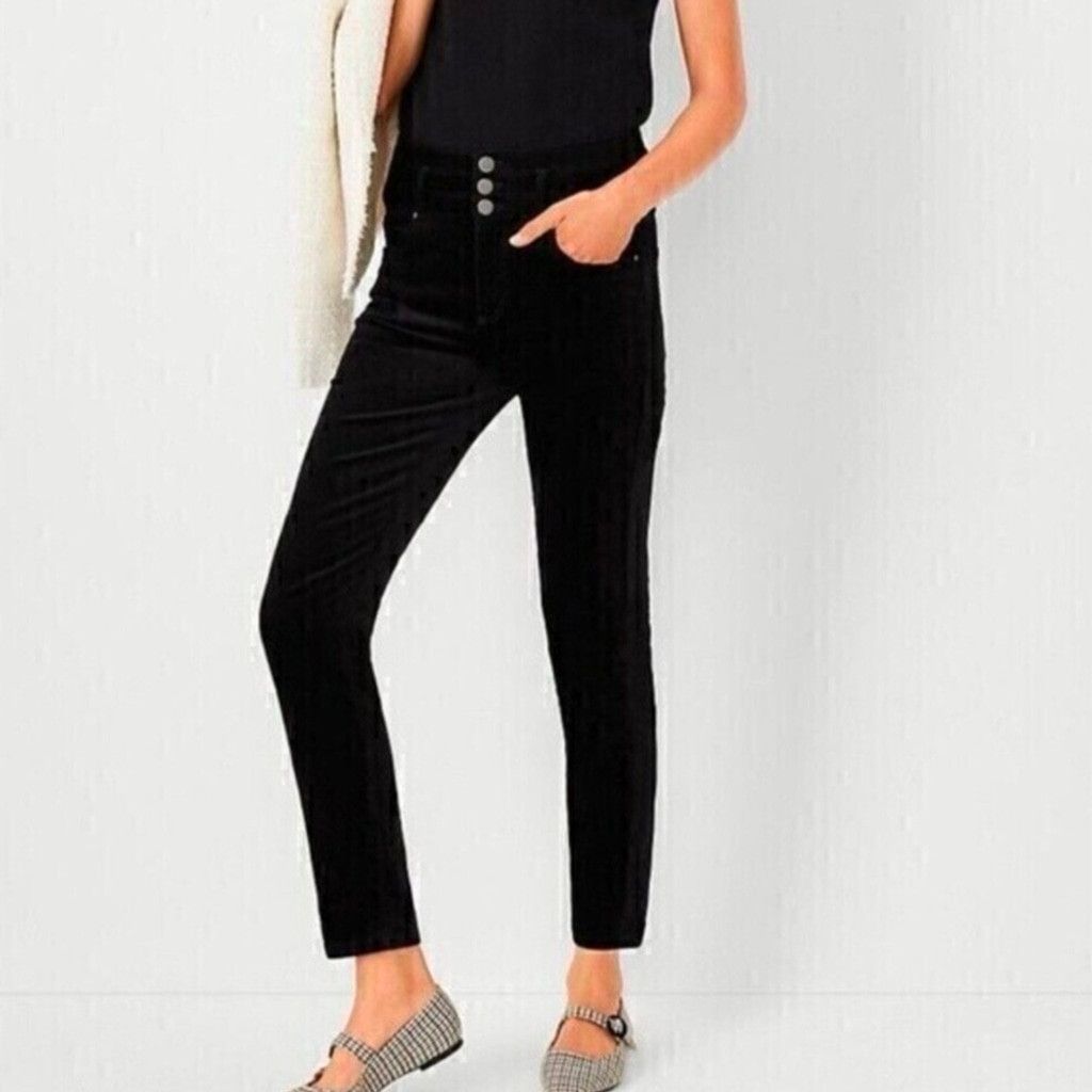 Ann Taylor Ann Taylor Black 3 Button High Rise Skinny Pants Size 0P Size 25" / US 0 / IT 36 - 1 Thumbnail
