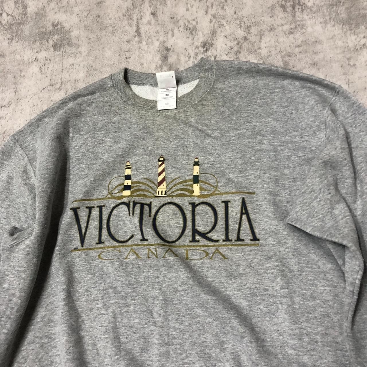 Fruit Of The Loom Grey Victoria Canada crewneck sweatshirt with gold accents Size US XL / EU 56 / 4 - 2 Thumbnail