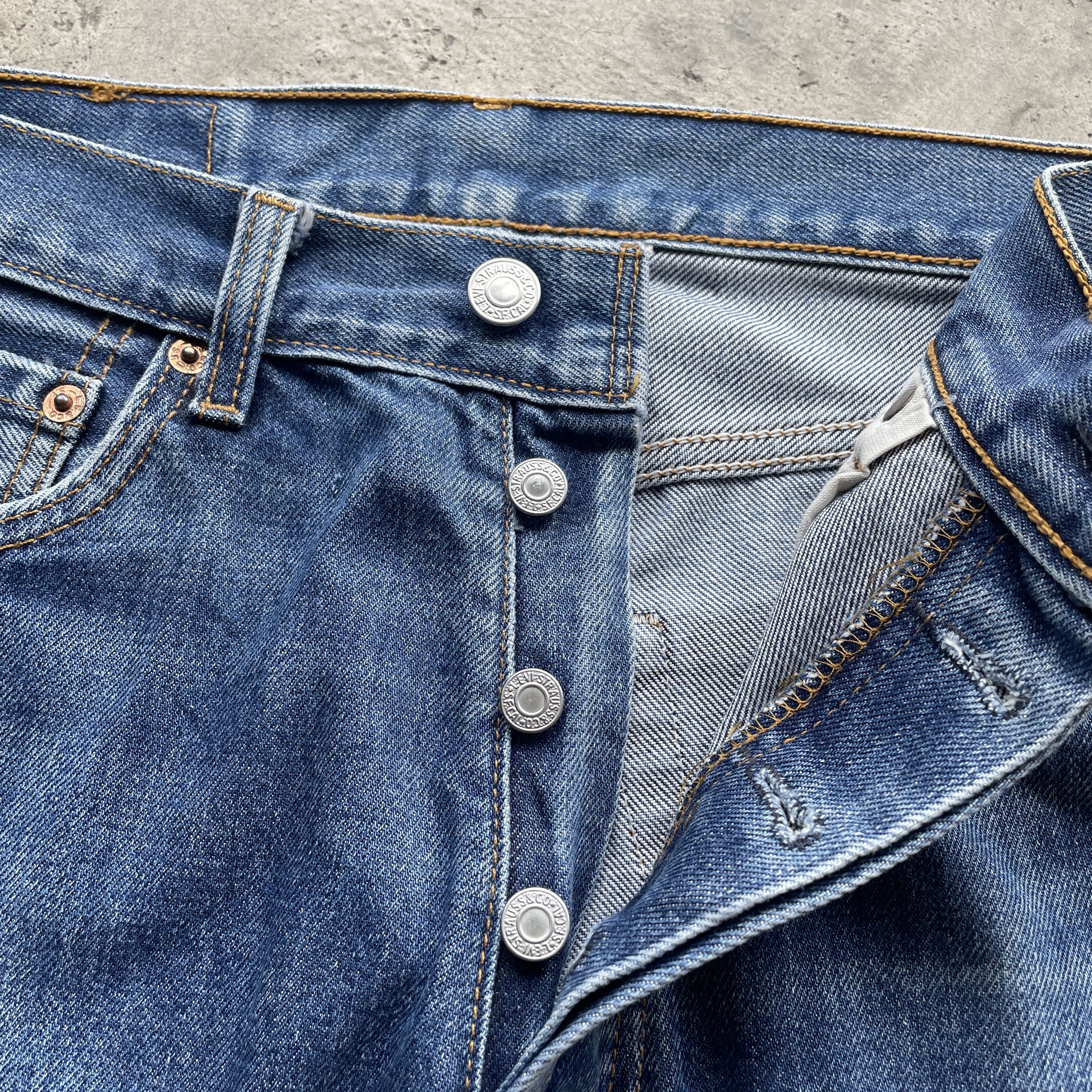 Levi's VINTAGE LEVI’S 501 RELEASE HEM DISTRESSED FADED JEANS PANTS Size US 28 / EU 44 - 6 Thumbnail