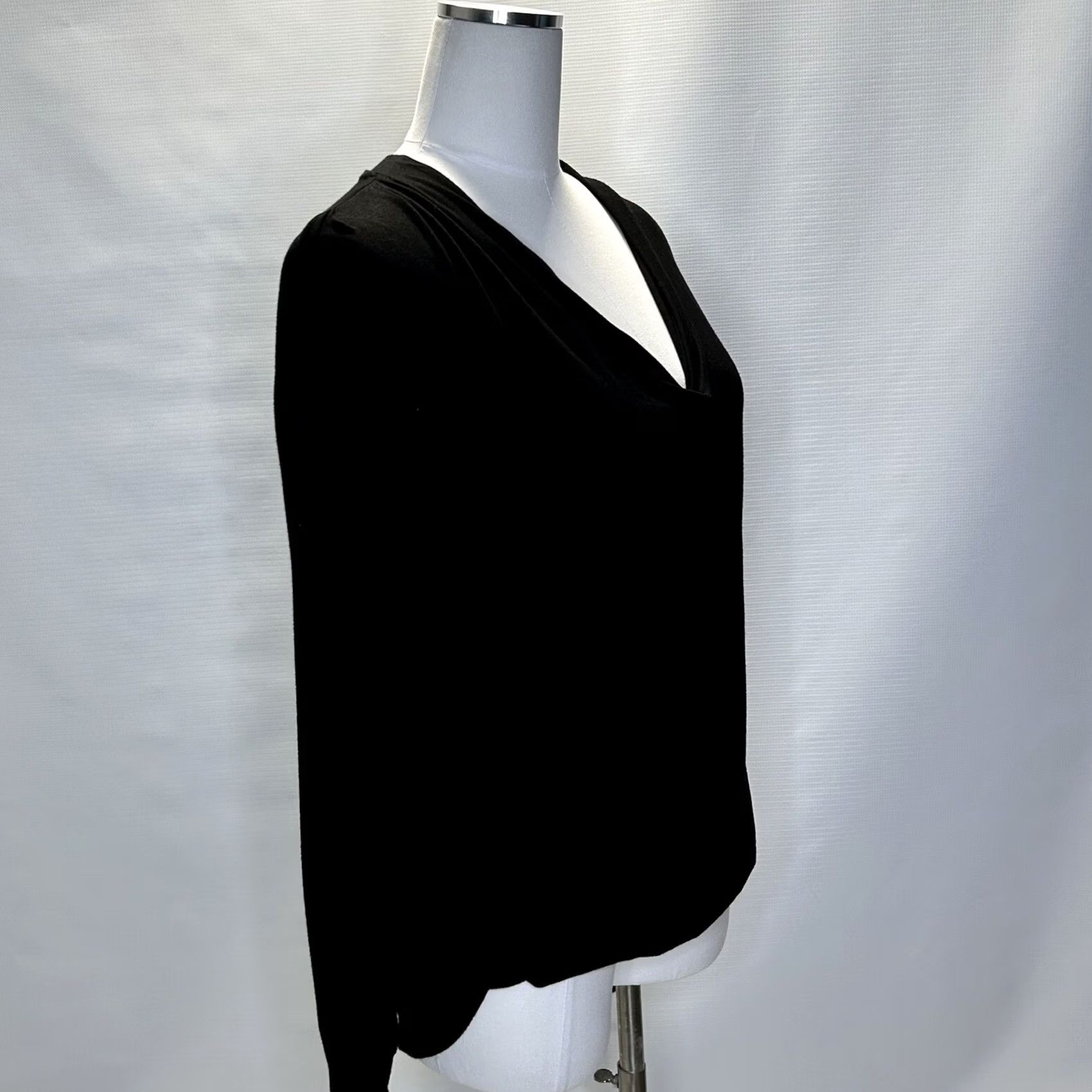 Vintage VINTAGE Anthropologie Maeve Top Blouse Womens S Black Bubble Hem V Neck Size S / US 4 / IT 40 - 2 Thumbnail