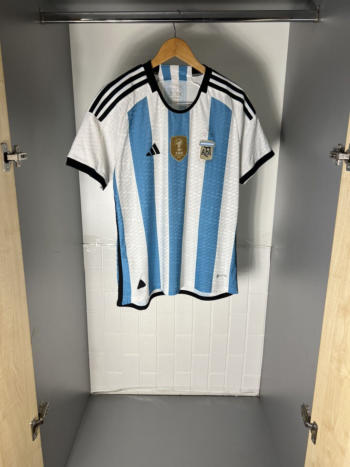 Vintage VERY RARE ADIDAS ARGENTINA SOCCER JERSEY RETRO BLOKE Y2K 90s Size US XL / EU 56 / 4 - 5 Thumbnail