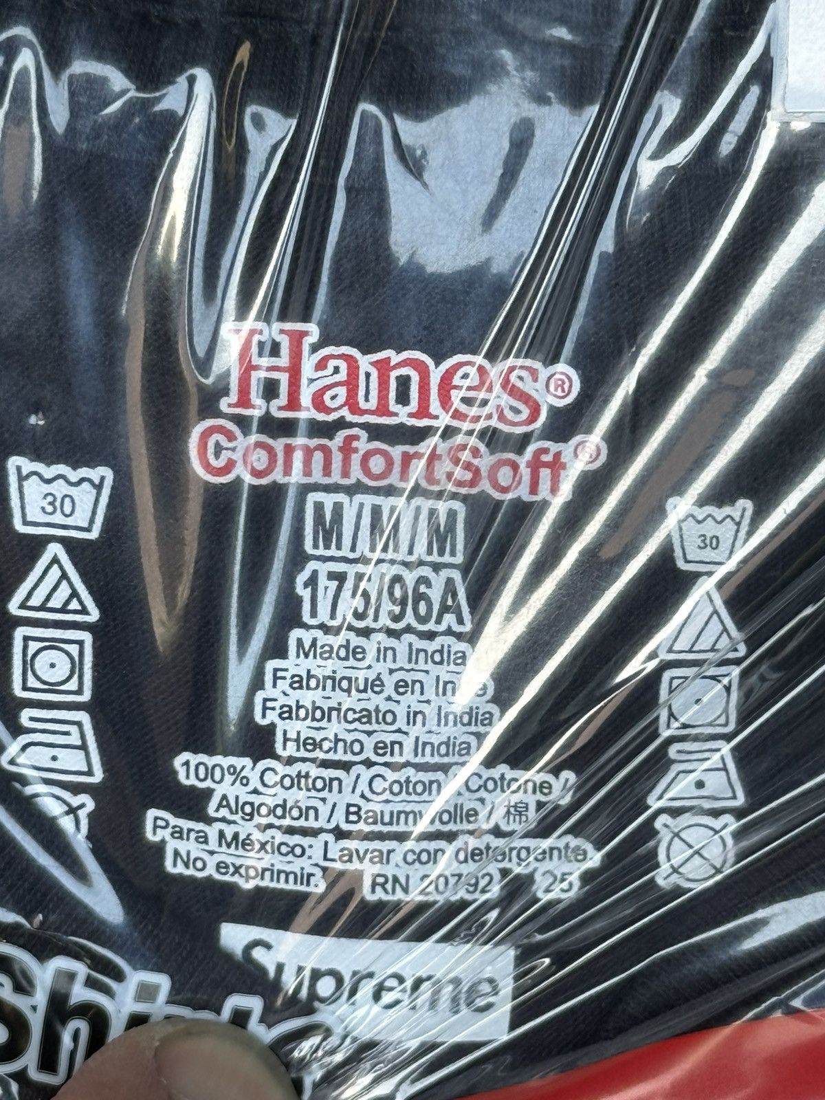 Supreme Supreme x Hanes Tagless Tees (3 Pack) Medium Size US M / EU 48-50 / 2 - 3 Thumbnail