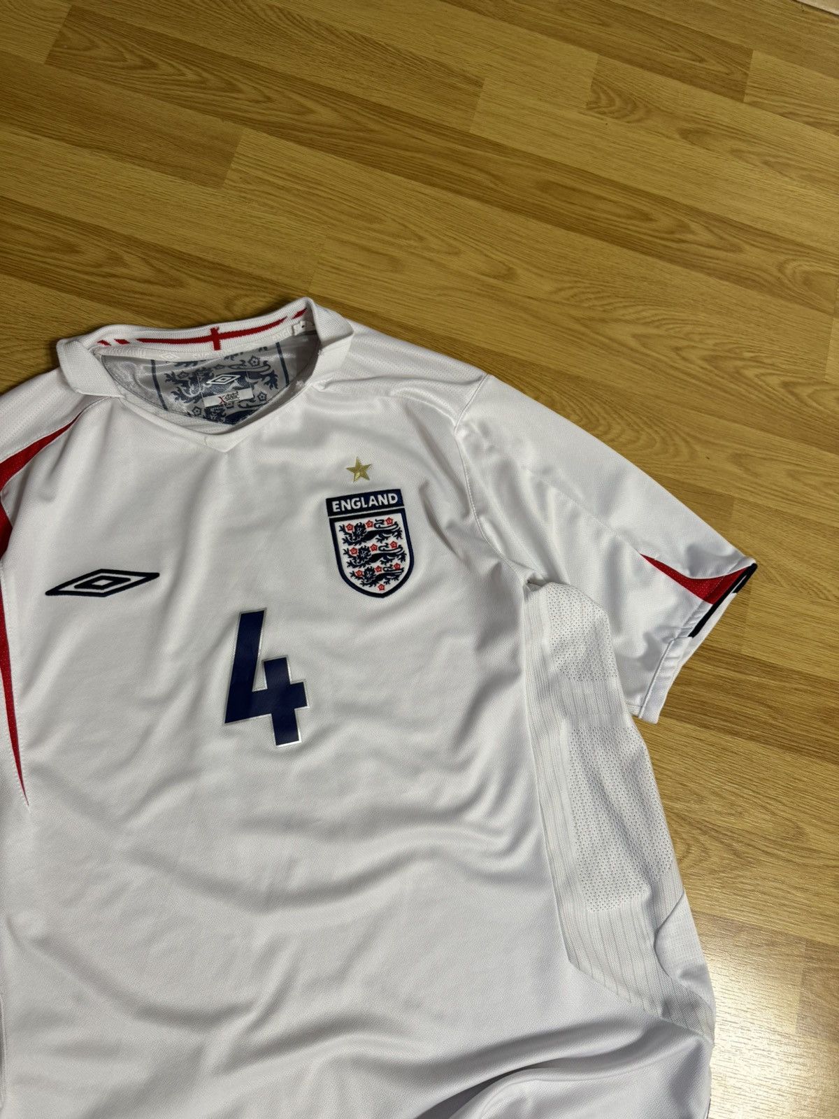 Umbro × Vintage Blokecore ⚽️ England 2005 - 2007 home #4 GERRARD football kit Size US L / EU 52-54 / 3 - 5 Thumbnail