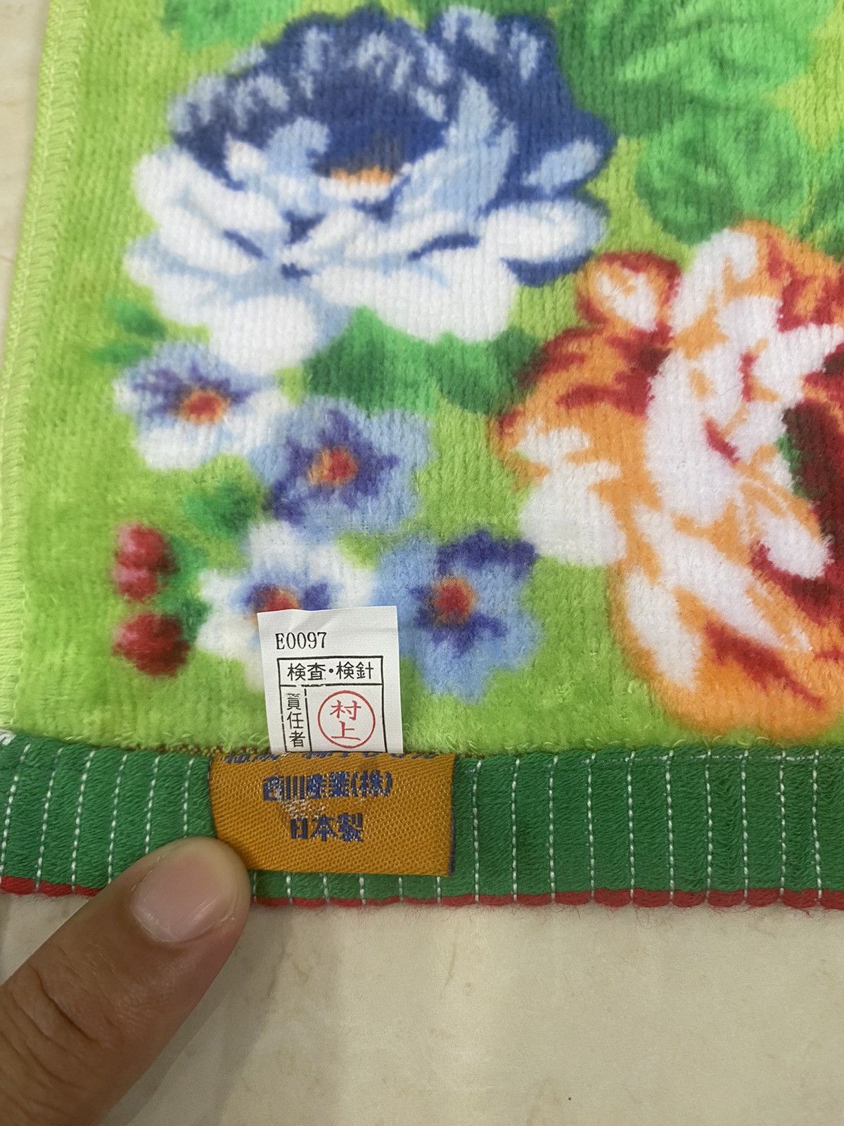 Japanese Brand 💥VINTAGE KENZO flowers japanese brand hand / face towel Size ONE SIZE - 5 Thumbnail