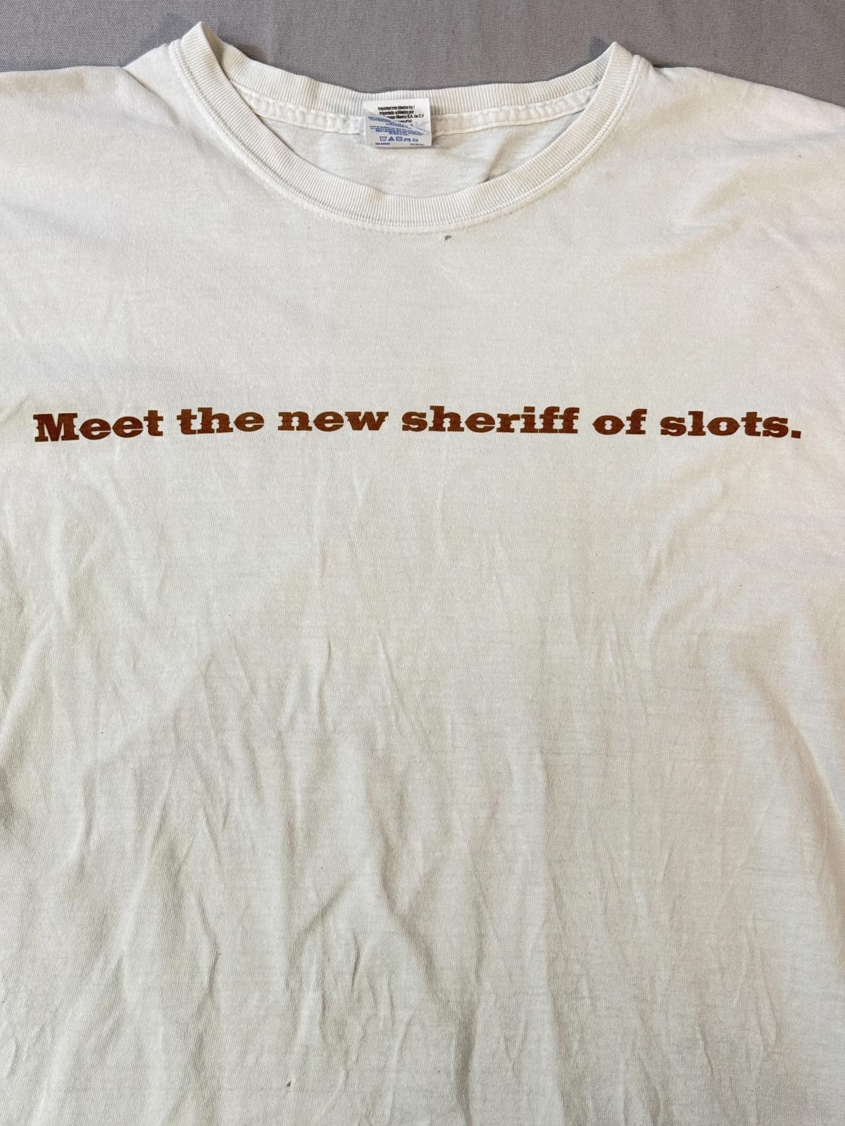 Gildan John Wayne T-shirt New Sheriff of Slots Reels Gaming XL Size US XL / EU 56 / 4 - 4 Thumbnail