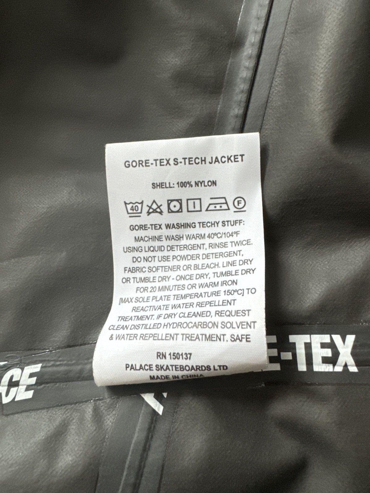 Palace Palace Gore-Tex R-Tek Jacket SSN 2022 | Grailed