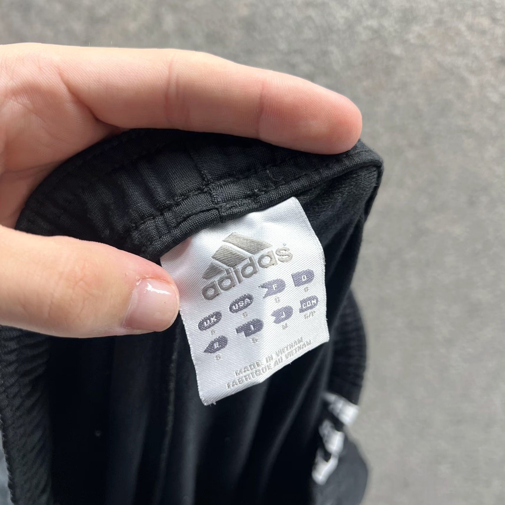 Adidas VINTAGE adidas Pants Mens Medium Black Snap Button 3 Stripe Track Y2K 2000s Size US 33 - 7 Thumbnail