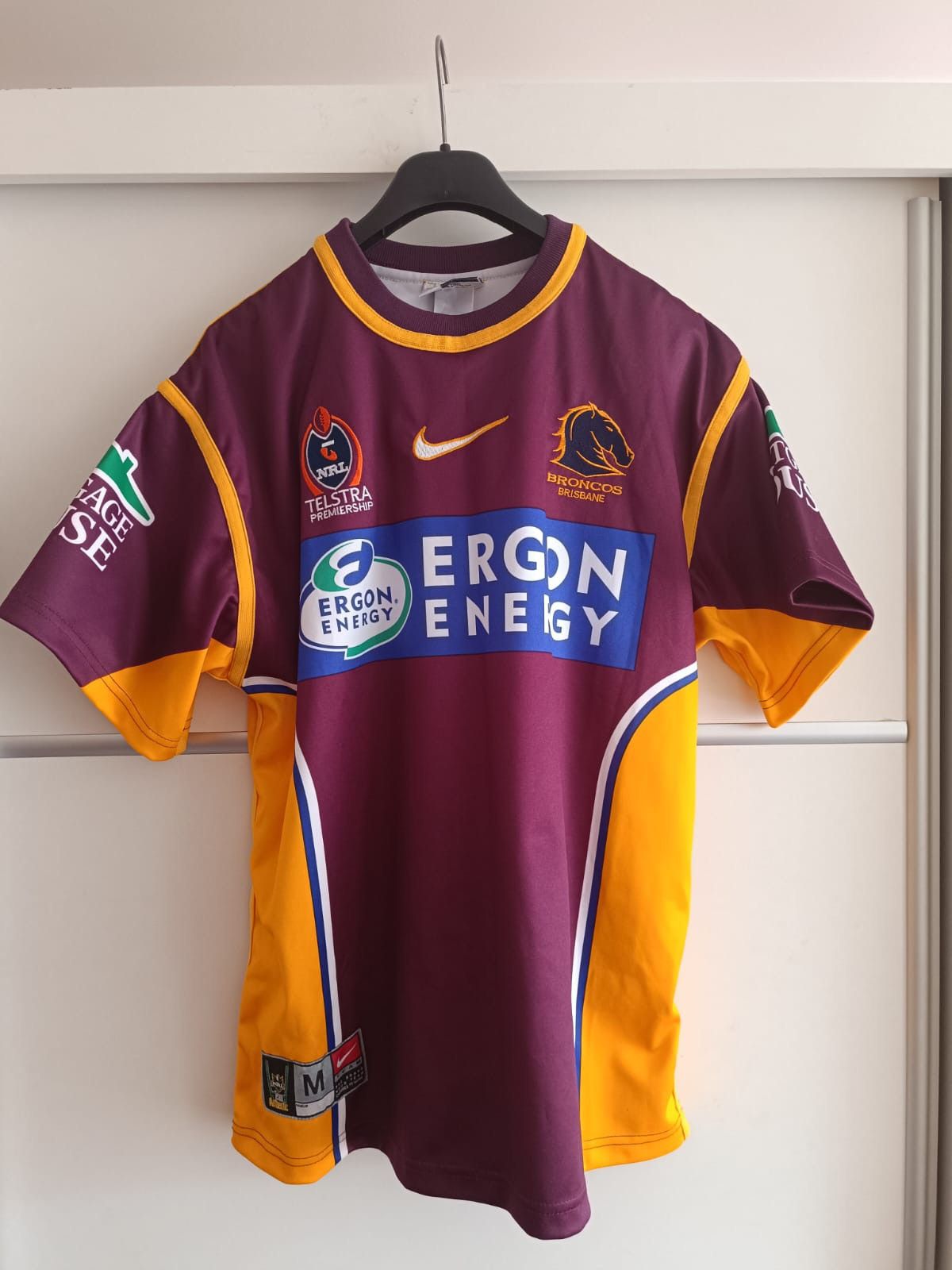BRISBANE BRONCOS REPLICA RUN OUT TEE | Men | Deep Mars