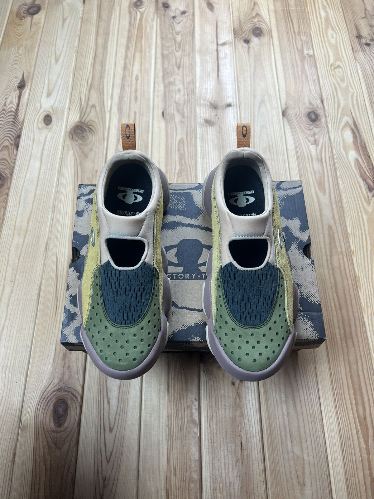 Brain Dead × Oakley New Oakley x Brain Dead factory team Suede flash sandal Size US 8.5 / EU 41-42 - 2 Thumbnail