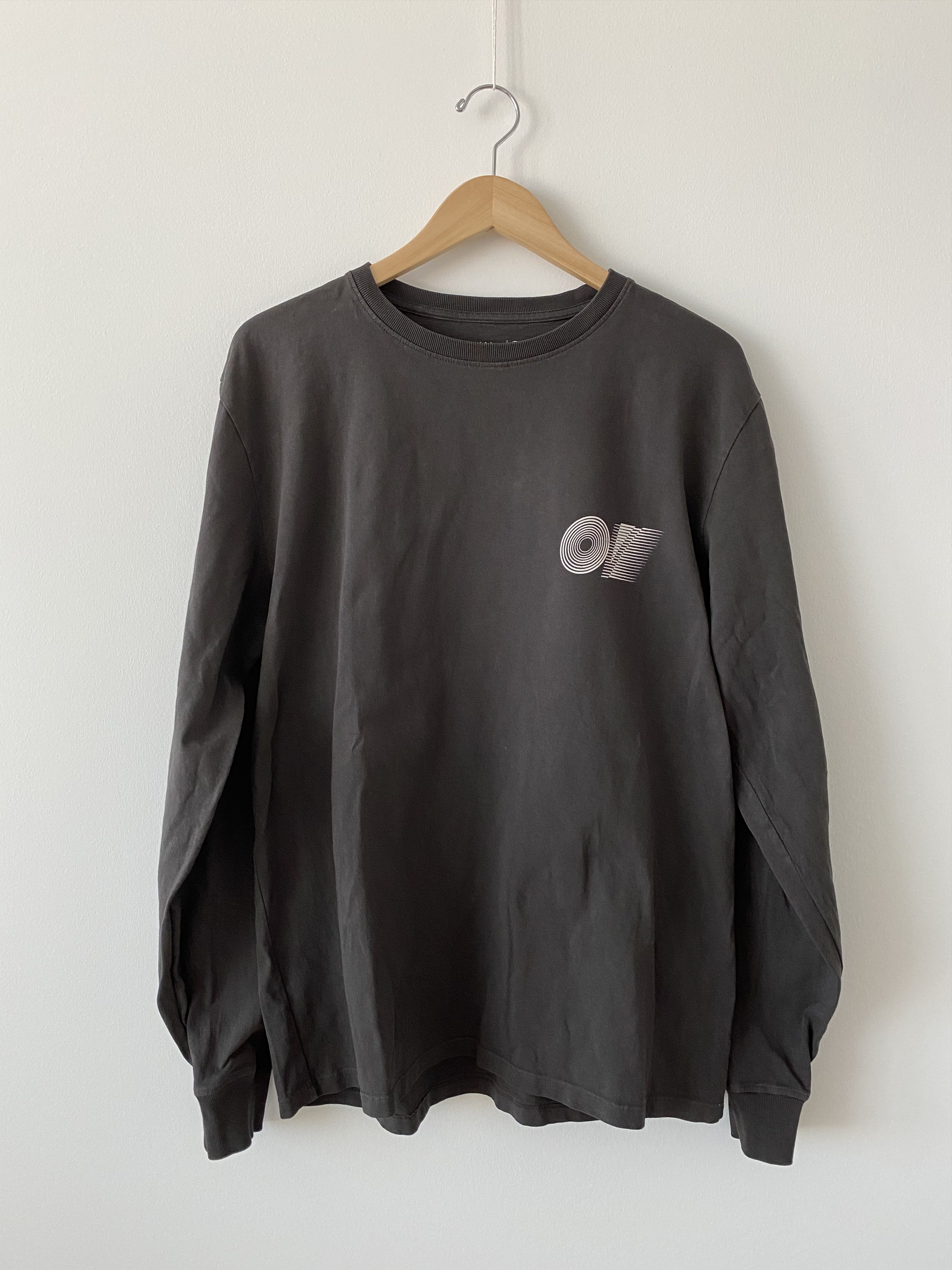 Outdoor Voices OV Graphic Long-Sleeve T-Shirt Size US L / EU 52-54 / 3 - 1 Thumbnail