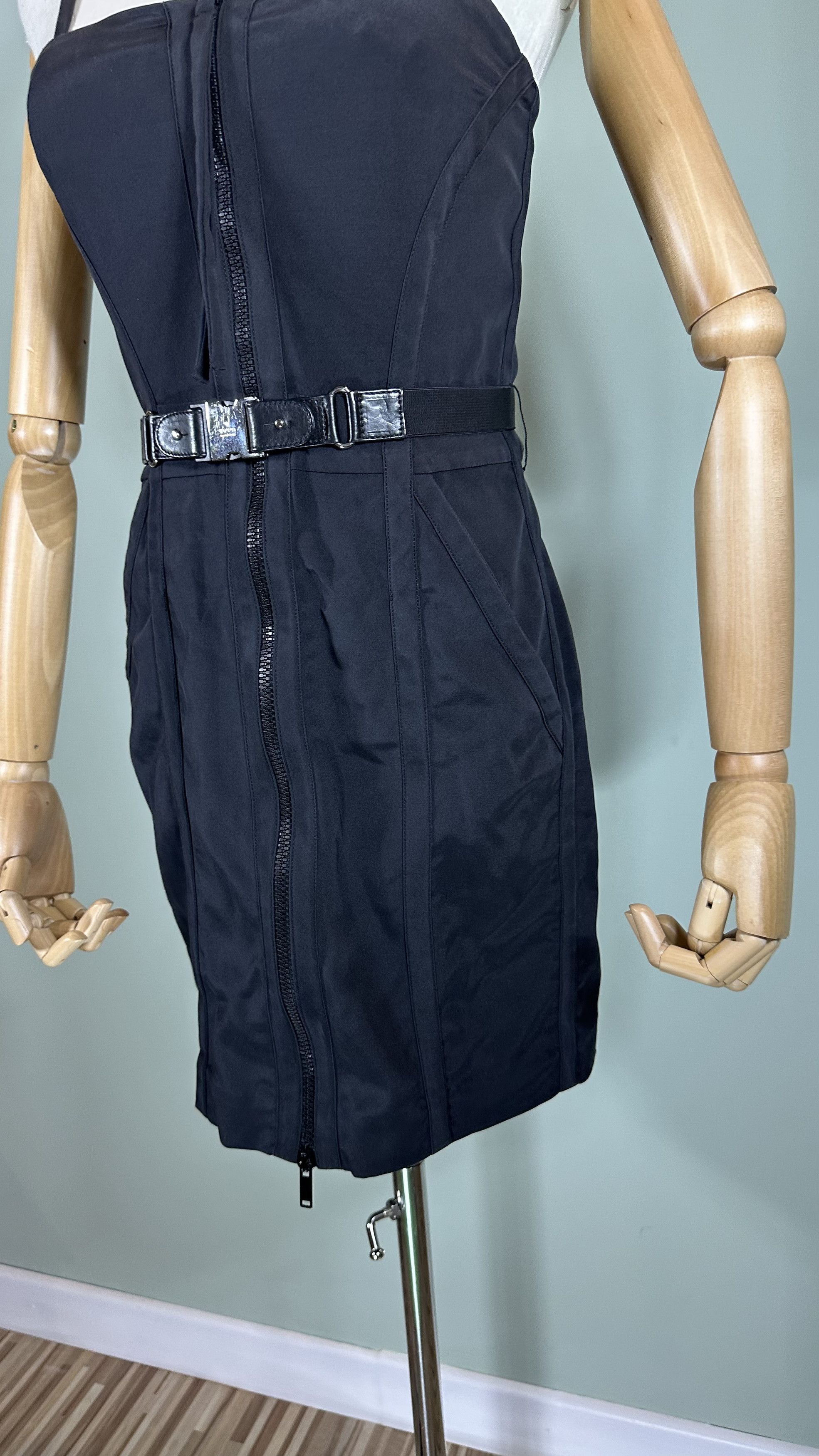 Gucci Gucci Women's Black Sexy Belted Dress Size 40 2009 Size S / US 4 / IT 40 - 4 Thumbnail