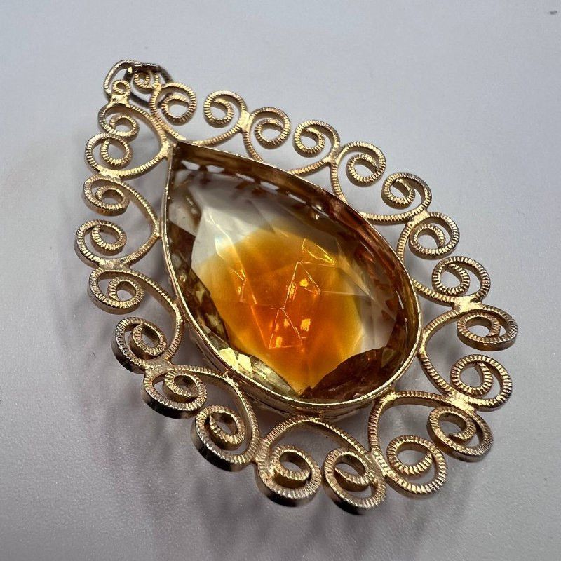 Vintage Vintage Sarah Coventry Pendant Filigree Gold Tone Amber Glas Size ONE SIZE - 3 Thumbnail