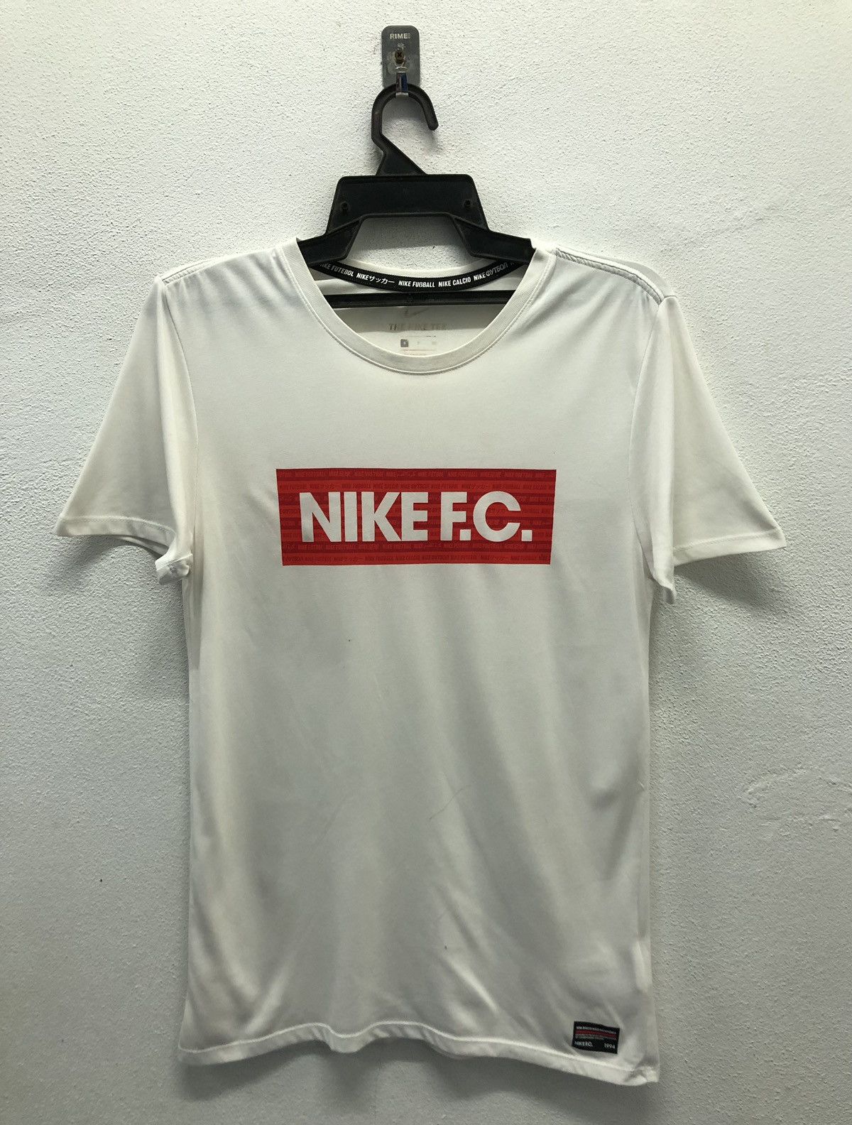 Nike The Nike Tee Nike F.C. T-Shirt Size US S / EU 44-46 / 1 - 1 Thumbnail