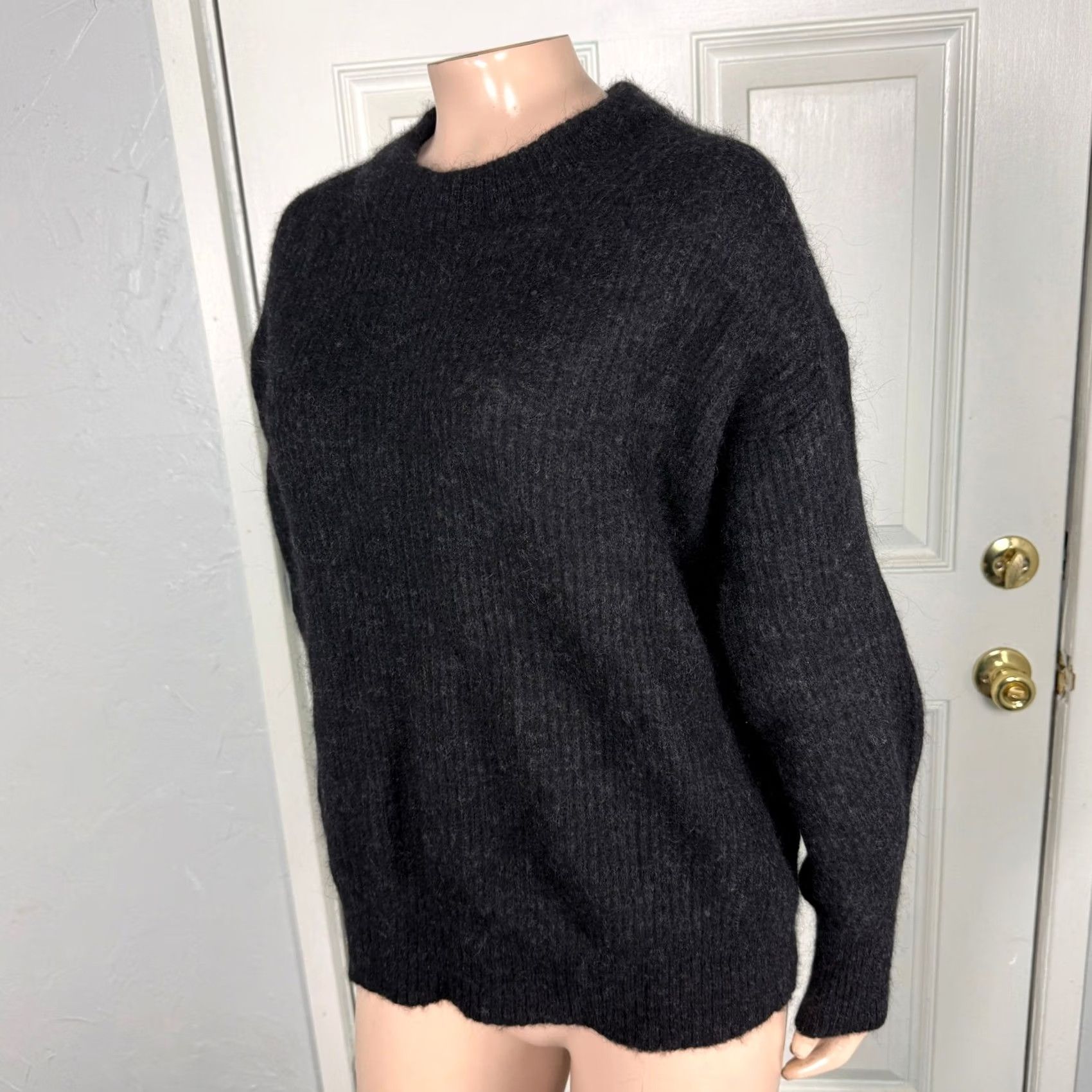 Everlane Everlane Womens Sweater M Wool Alpaca Crew Neck Long Sleeve Black Knit Pullover Vintage No Size M / US 6-8 / IT 42-44 - 3 Thumbnail