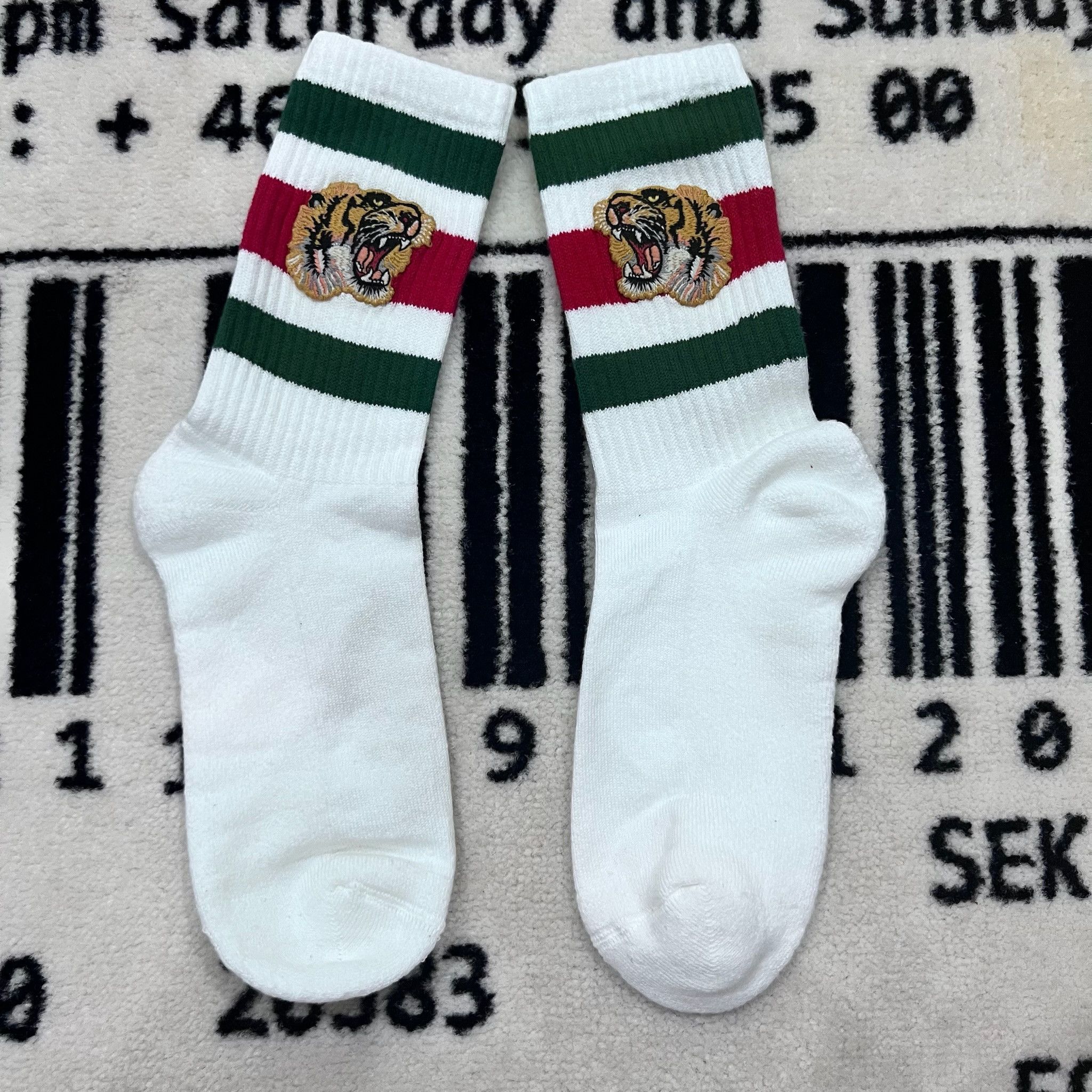 Gucci NEW Gucci Tiger Embroidered Logo Striped Socks Size ONE SIZE - 1 Thumbnail