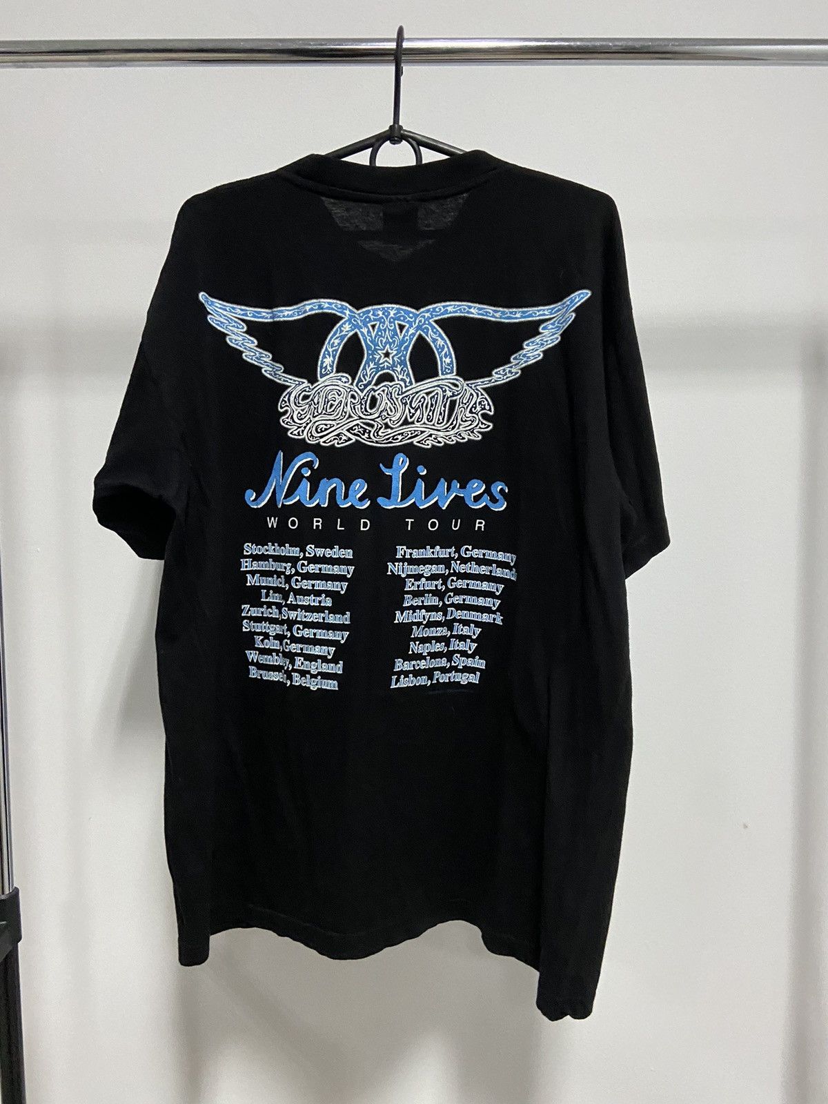 Aerosmith × Band Tees × Vintage Aerosmith 1997 nine lives tour vintage tee big logo print Size US L / EU 52-54 / 3 - 2 Thumbnail