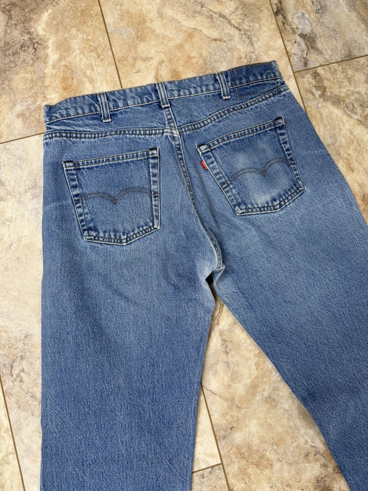Levi's Levi’s Vintage Light Wash Distressed Denim Size US 33 - 7 Thumbnail