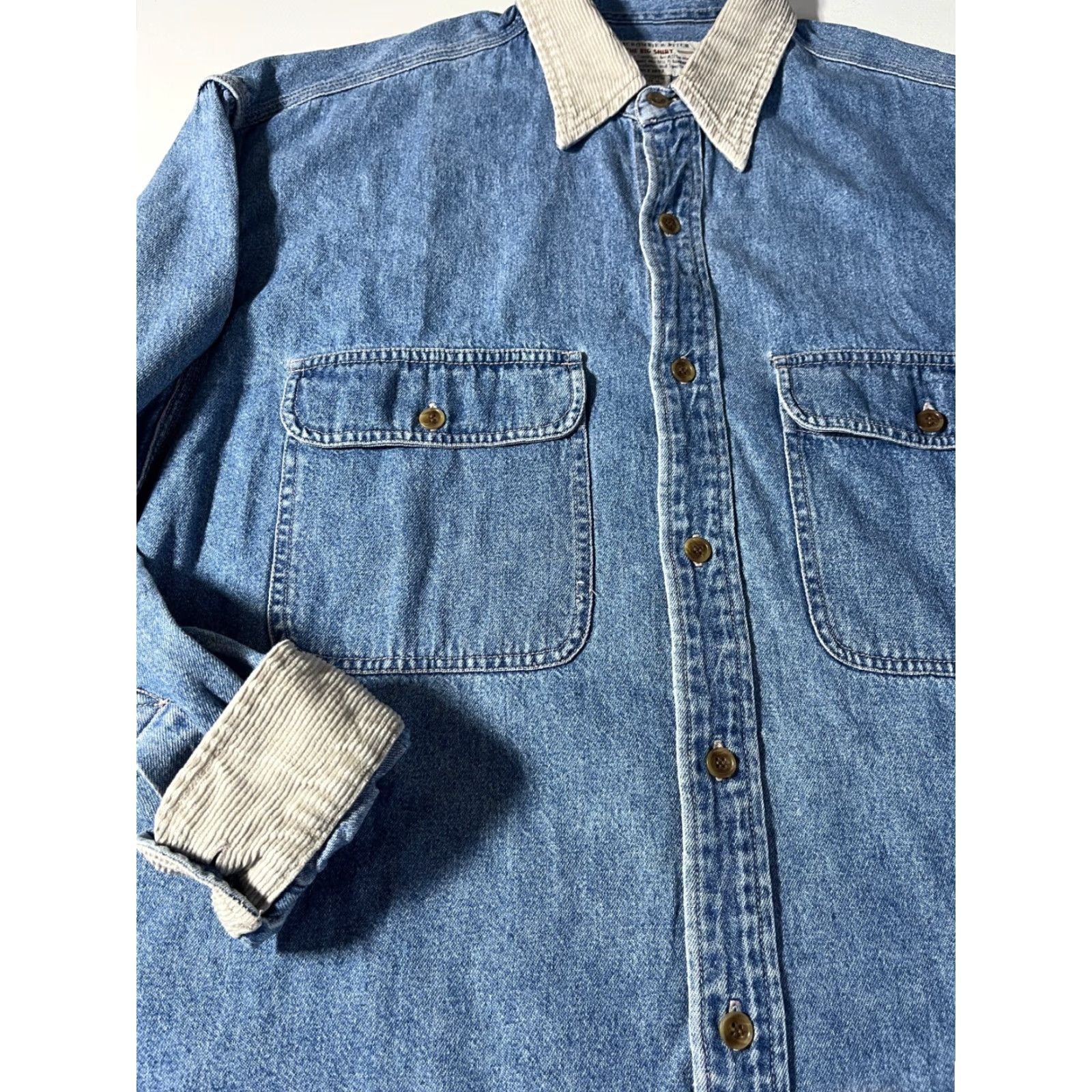 Abercrombie & Fitch VINTAGE Abercrombie & Fitch The Big Shirt Button-Up Denim Shirt Mens M 90s Blue Cotton Corduroy Collar Pockets Size US M / EU 48-50 / 2 - 6 Thumbnail