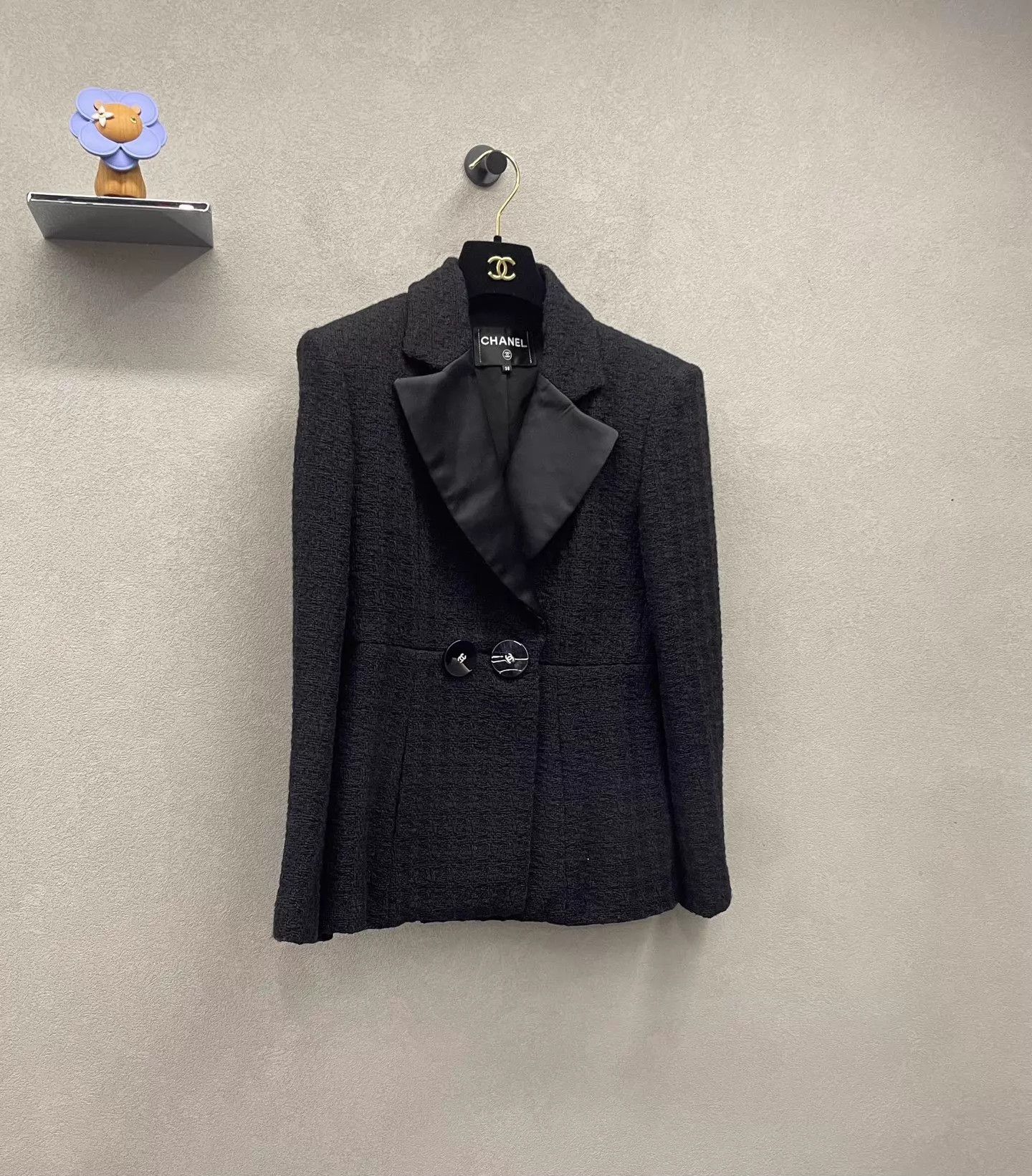 Chanel Chanel black waist-cinching V-neck blazer women's Size S / US 4 / IT 40 - 2 Thumbnail