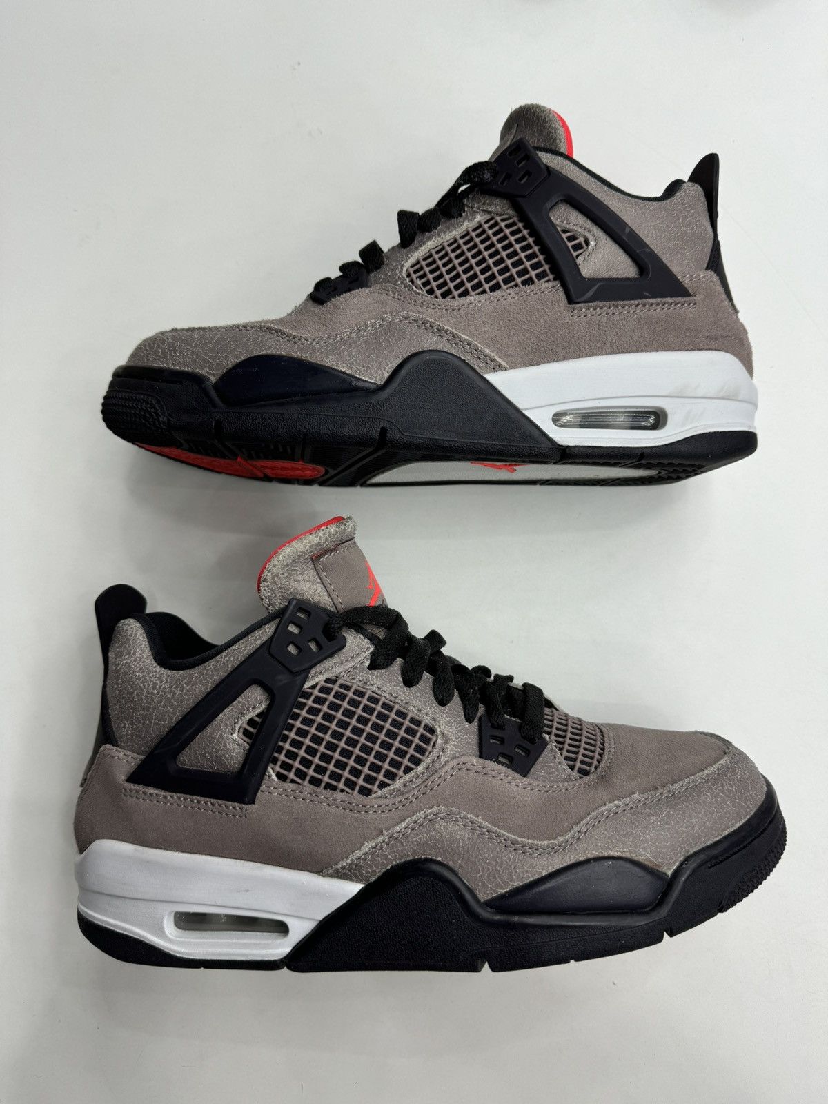 Jordan Brand Jordan 4 Retro Taupe Haze GS Size US 6.5 / EU 39-40 - 2 Thumbnail
