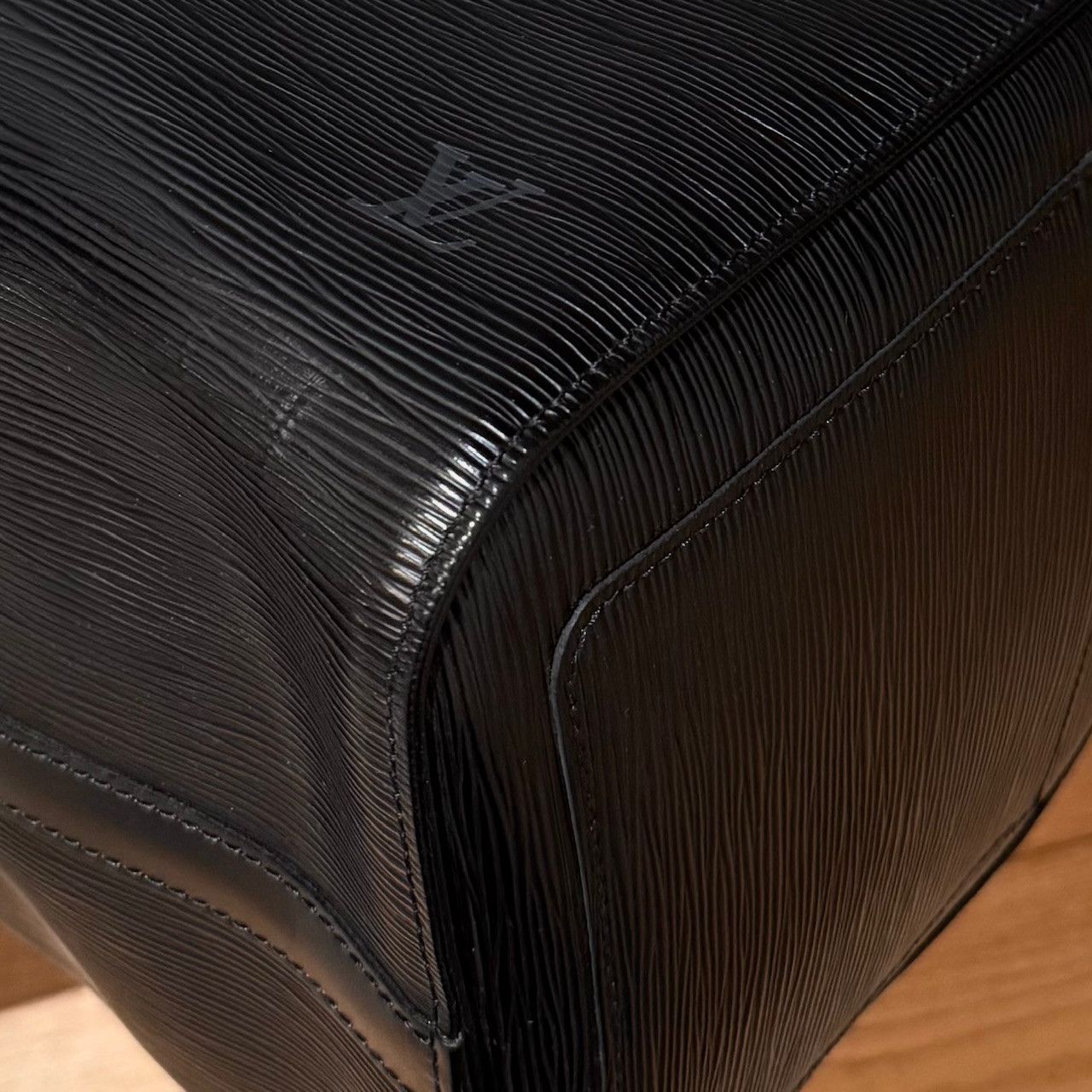 Louis Vuitton Louis Vuitton Vintage Black Epi Keepall 50 Duffle Bag Size ONE SIZE - 12 Thumbnail
