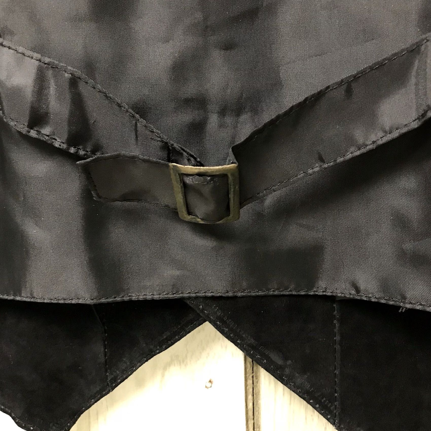 Vintage VINTAGE XXL Scorpio Unstoppable Men Black Suede Leather Adjustable Snap Button-Up Vest Vest II? Size US XXL / EU 58 / 5 - 5 Thumbnail