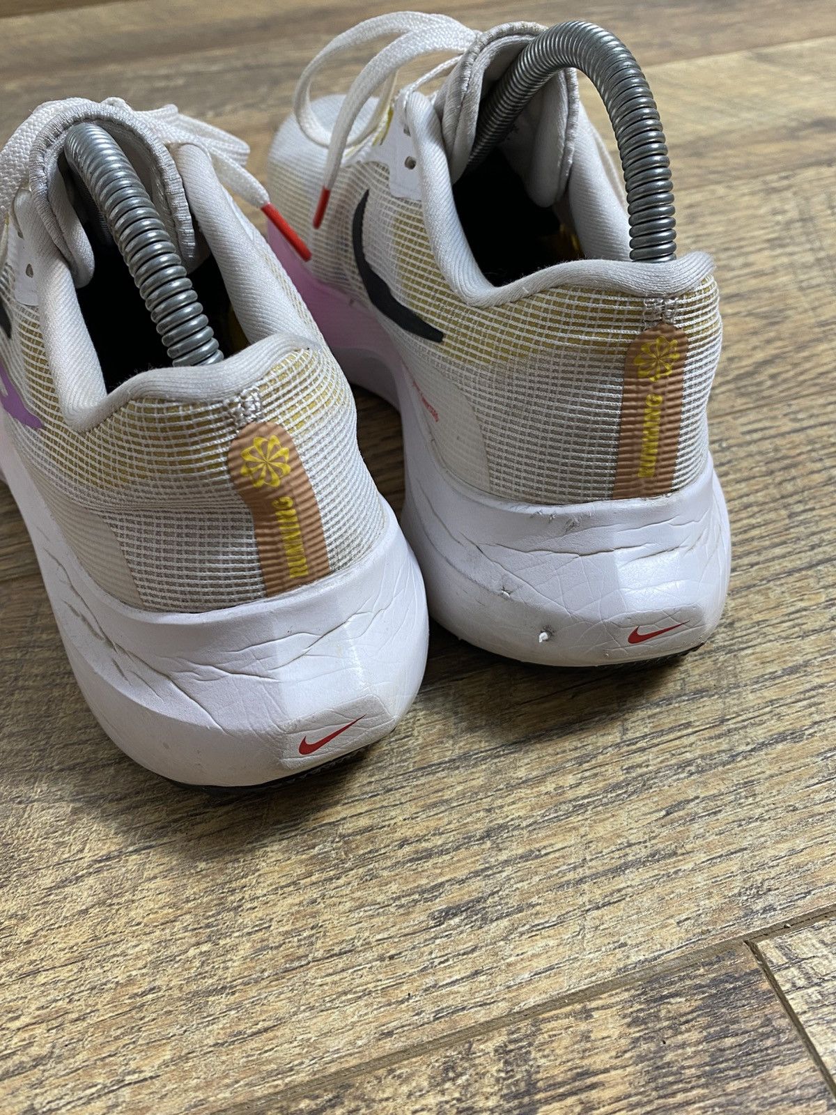 Nike Nike ZoomX Streakfly White Pink Yellow Premium Running Shoes Size US 10 / IT 40 - 4 Thumbnail
