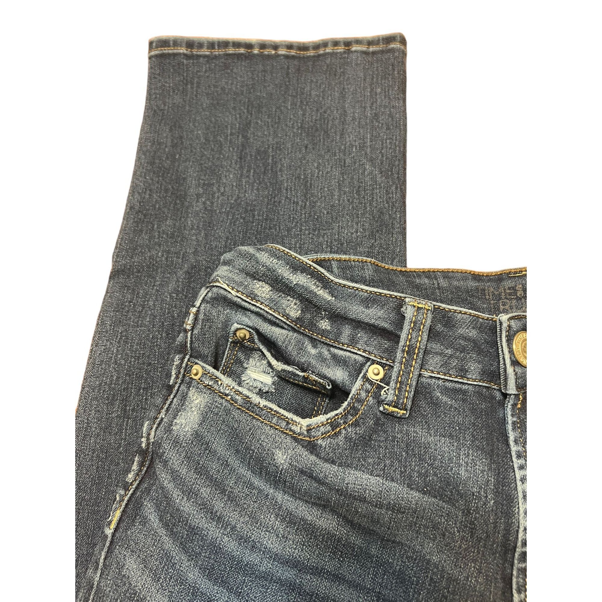 Other Time & Tru High Waist Jean Mom Jeans Light Distressing Size Size 28" / US 6 / IT 42 - 2 Thumbnail