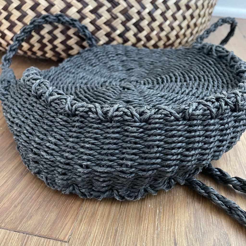 Urban Outfitters Urban Outfitters Round Straw Crossbody Purse Black Bag Size ONE SIZE - 4 Thumbnail