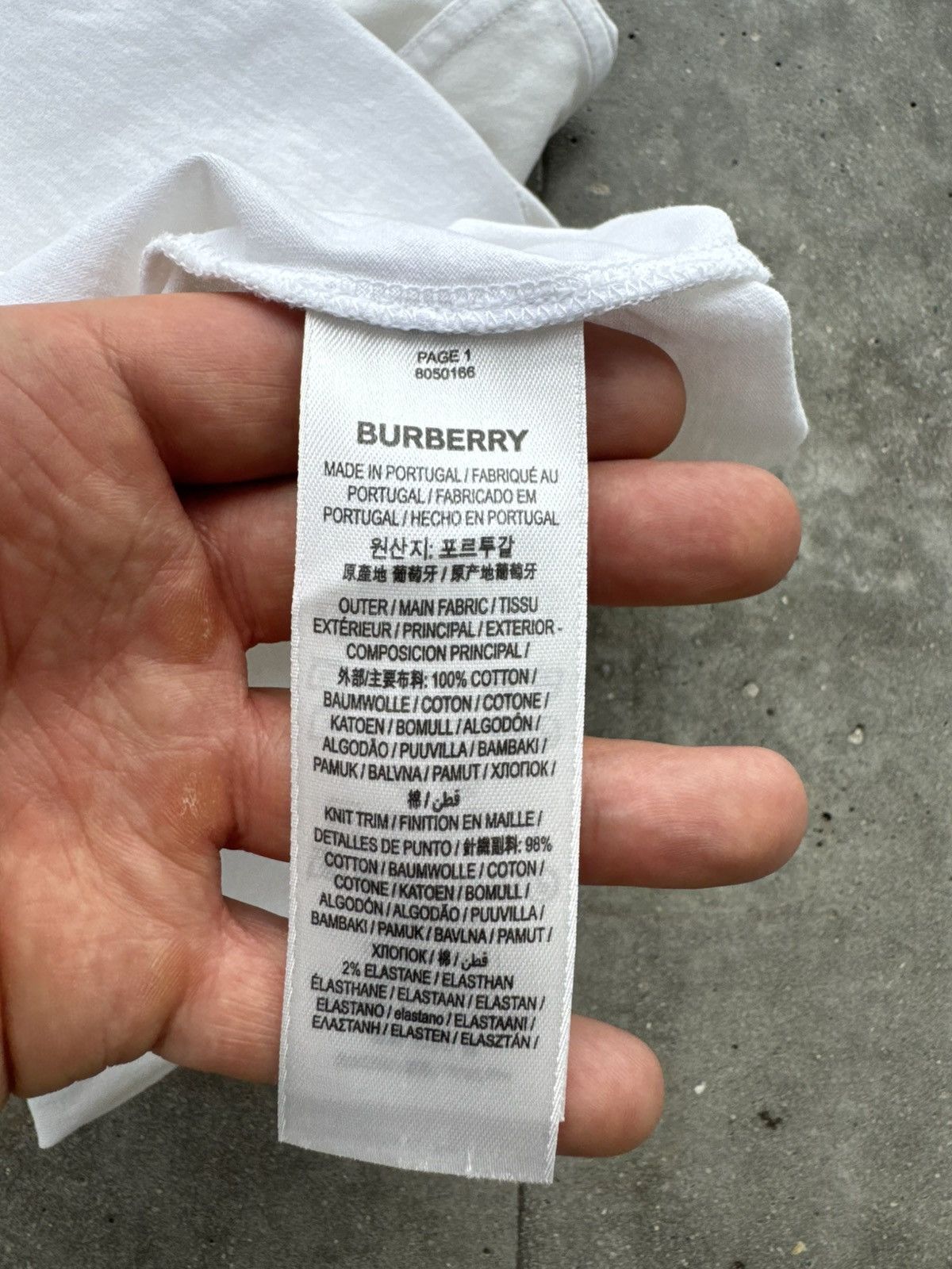 Burberry Burberry Basic Logo T-shirt Designer Luxury tees Size US M / EU 48-50 / 2 - 5 Thumbnail