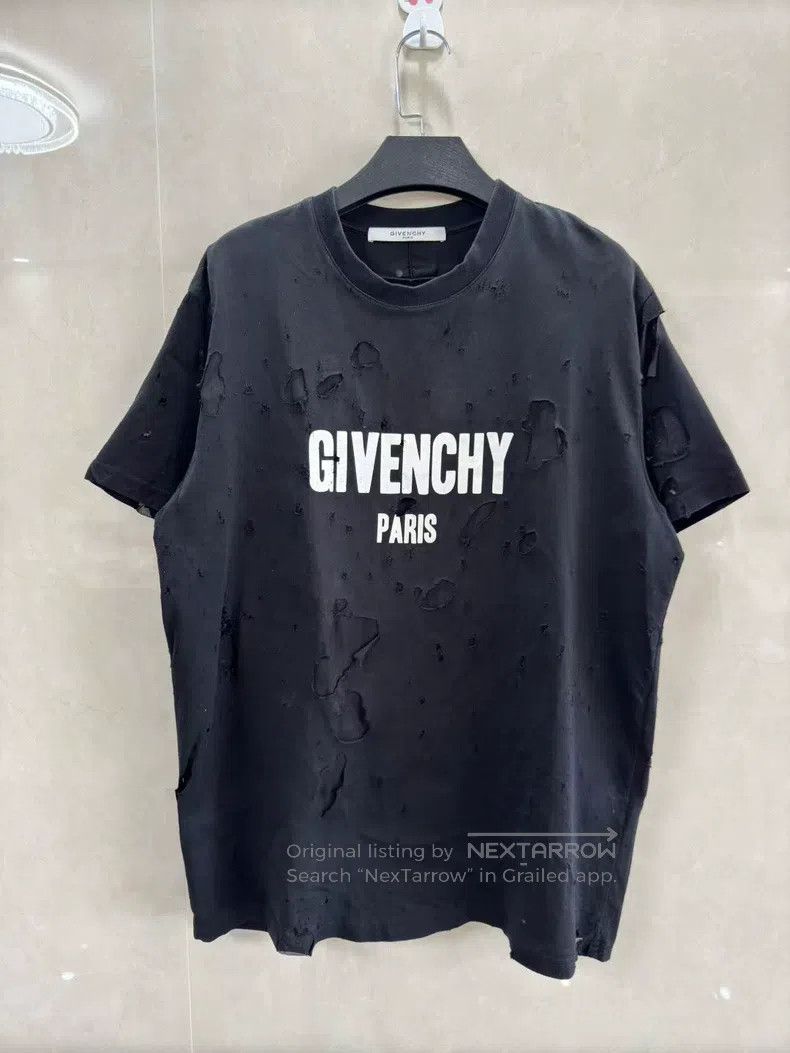 Givenchy Givenchy Large Hole Short Sleeve Size US XS / EU 42 / 0 - 1 Thumbnail
