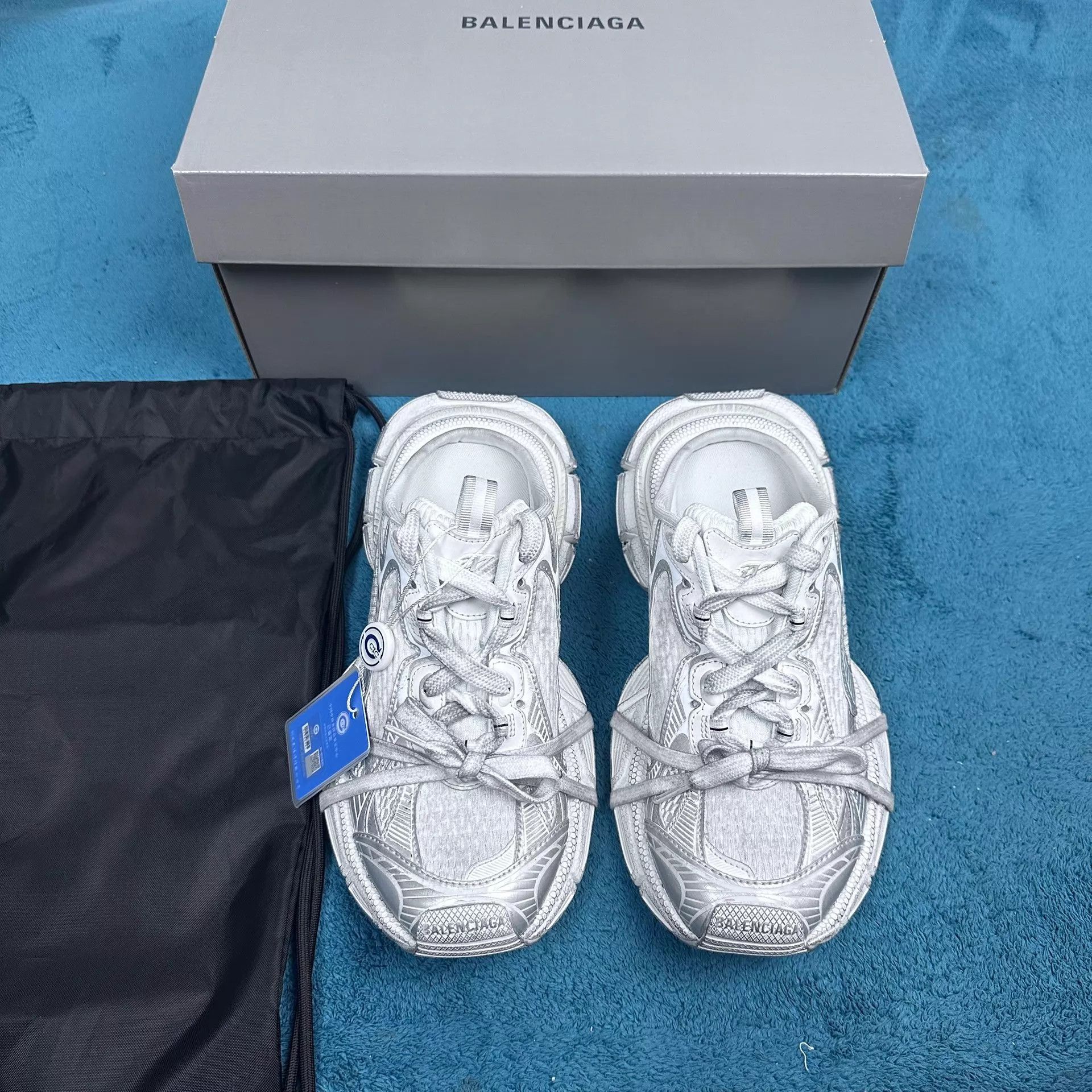 Balenciaga Balenciaga 3xl Distressed White Mules 39 NWT Accs Size US 8.5 / IT 38.5 - 1 Thumbnail