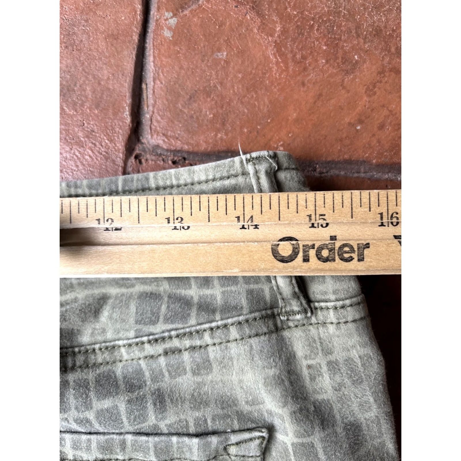 Tommy Bahama Tommy Bahama Pants Womens 8x28 Denim High Rise Ankle 5-Pocket Green Alligator Boracay Beach 80s Retro Tropical Slipping Monday? Size 30" / US 8 / IT 44 - 7 Thumbnail